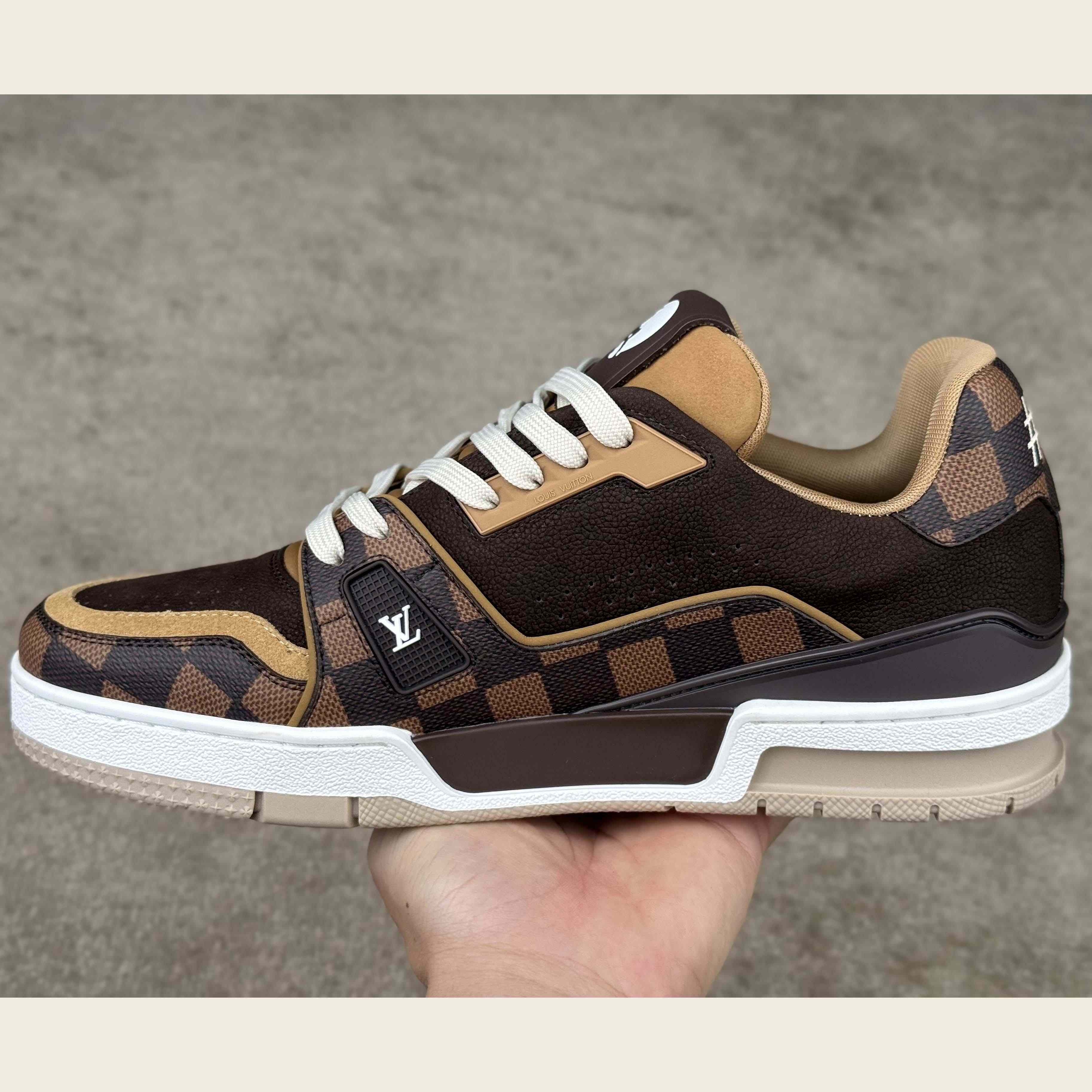 Louis Vuitton LV Trainer Sneaker   1AIN23 - DesignerGu