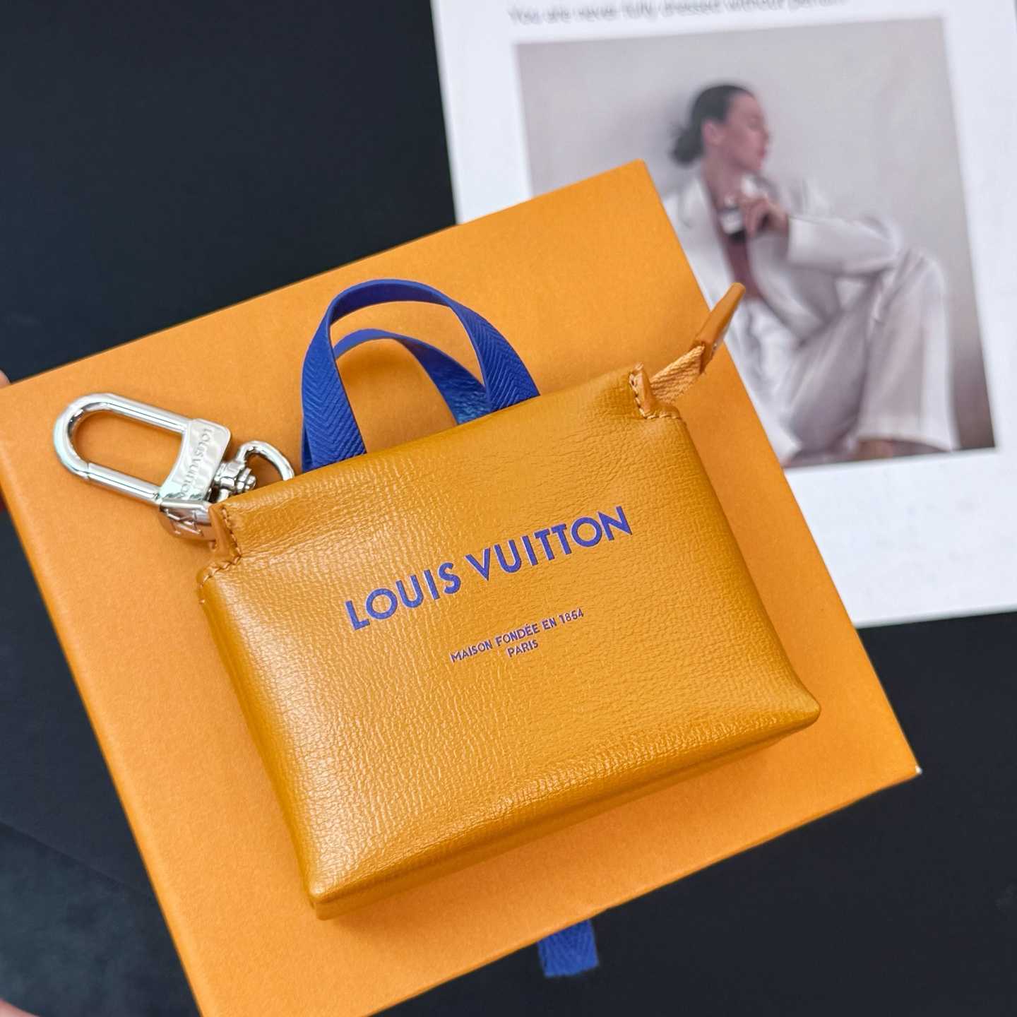 Louis Vuitton LV Mini Shopper Bag Charm   M02699 - DesignerGu