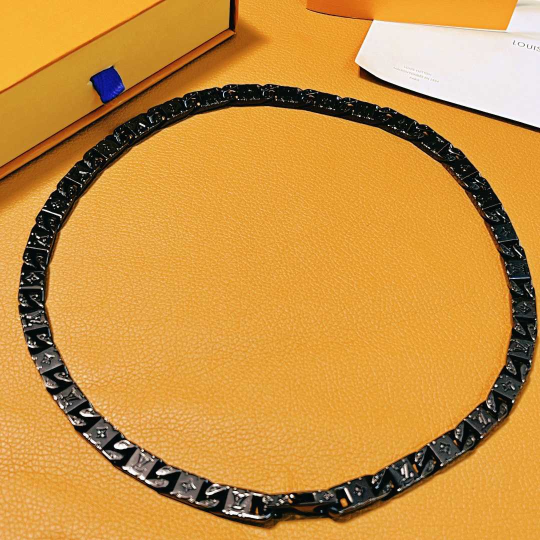 Louis Vuitton Monogram Tied Up Necklace   M01782 - DesignerGu
