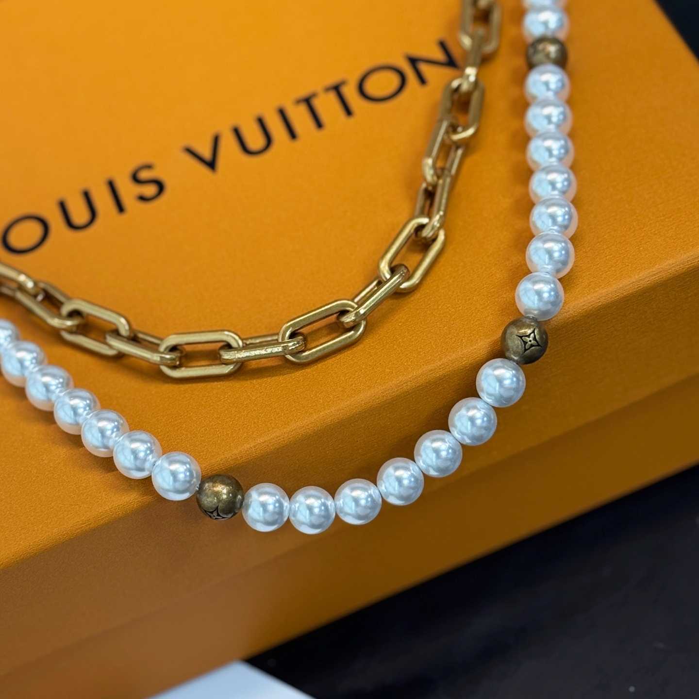 Louis Vuitton Pearls Mini Chain Belt   M03023 - DesignerGu