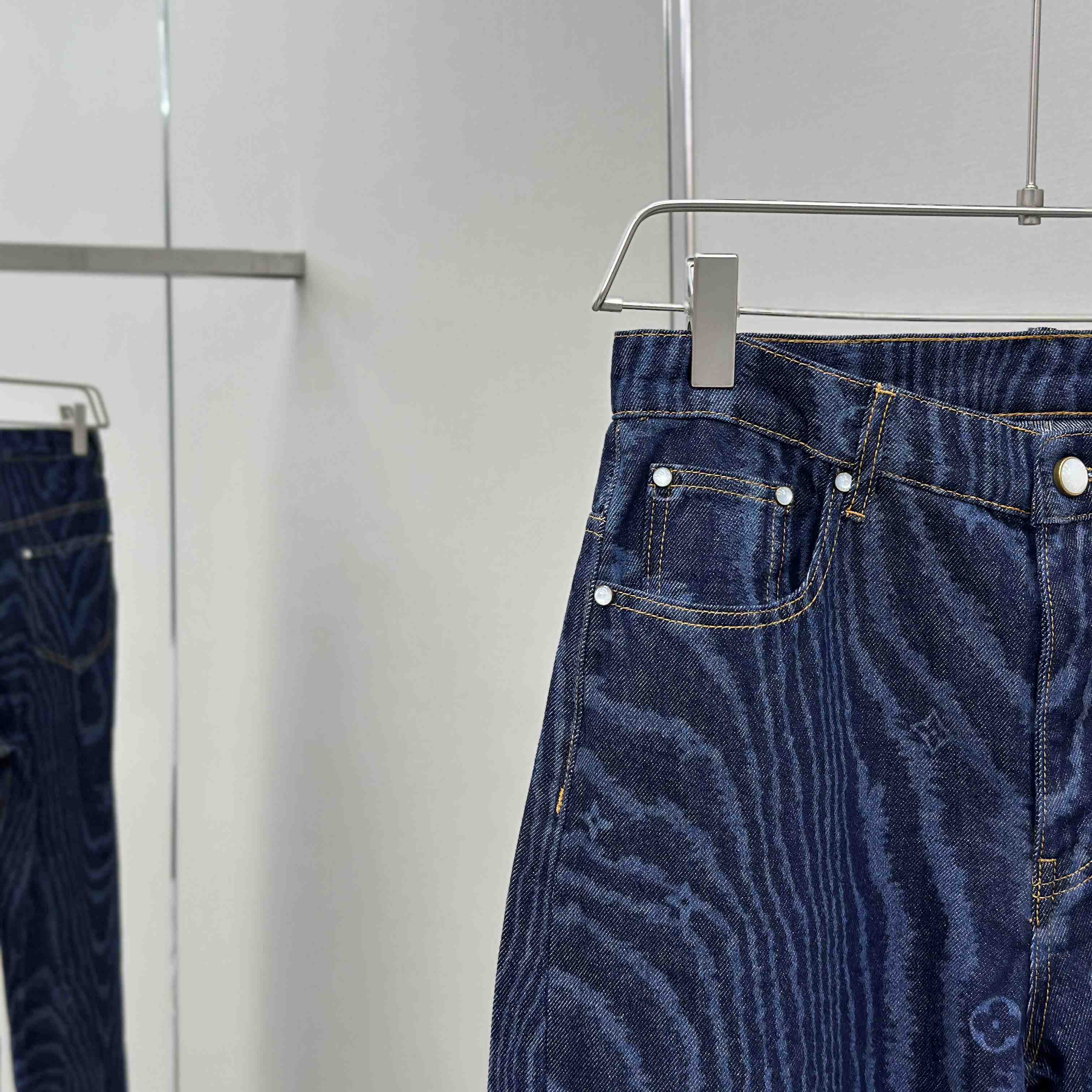 Louis Vuitton Cuffed Denim Skate Pants   1AHVBG - DesignerGu