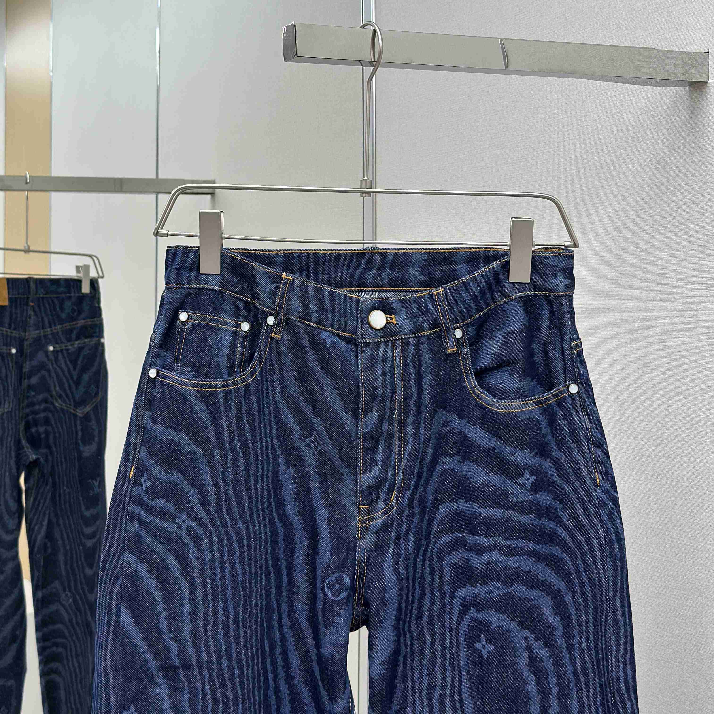 Louis Vuitton Cuffed Denim Skate Pants   1AHVBG - DesignerGu