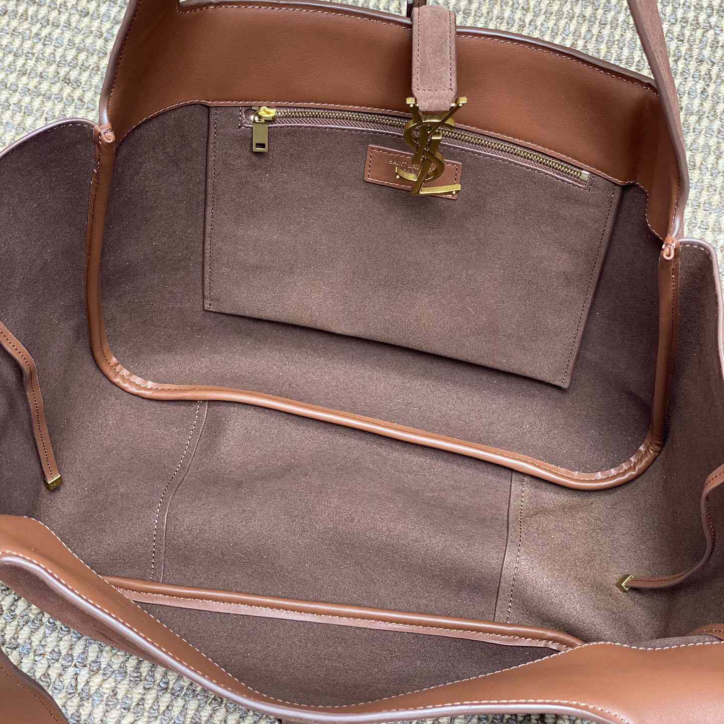 Saint Laurent LE 5 À 7 Bea In Suede - DesignerGu