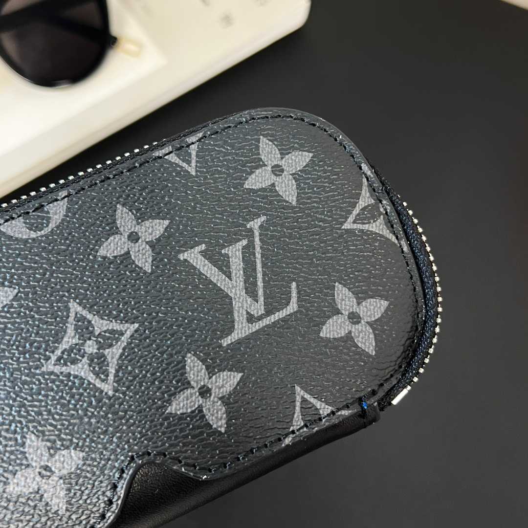 Louis Vuitton Sunglasses Pouch - DesignerGu