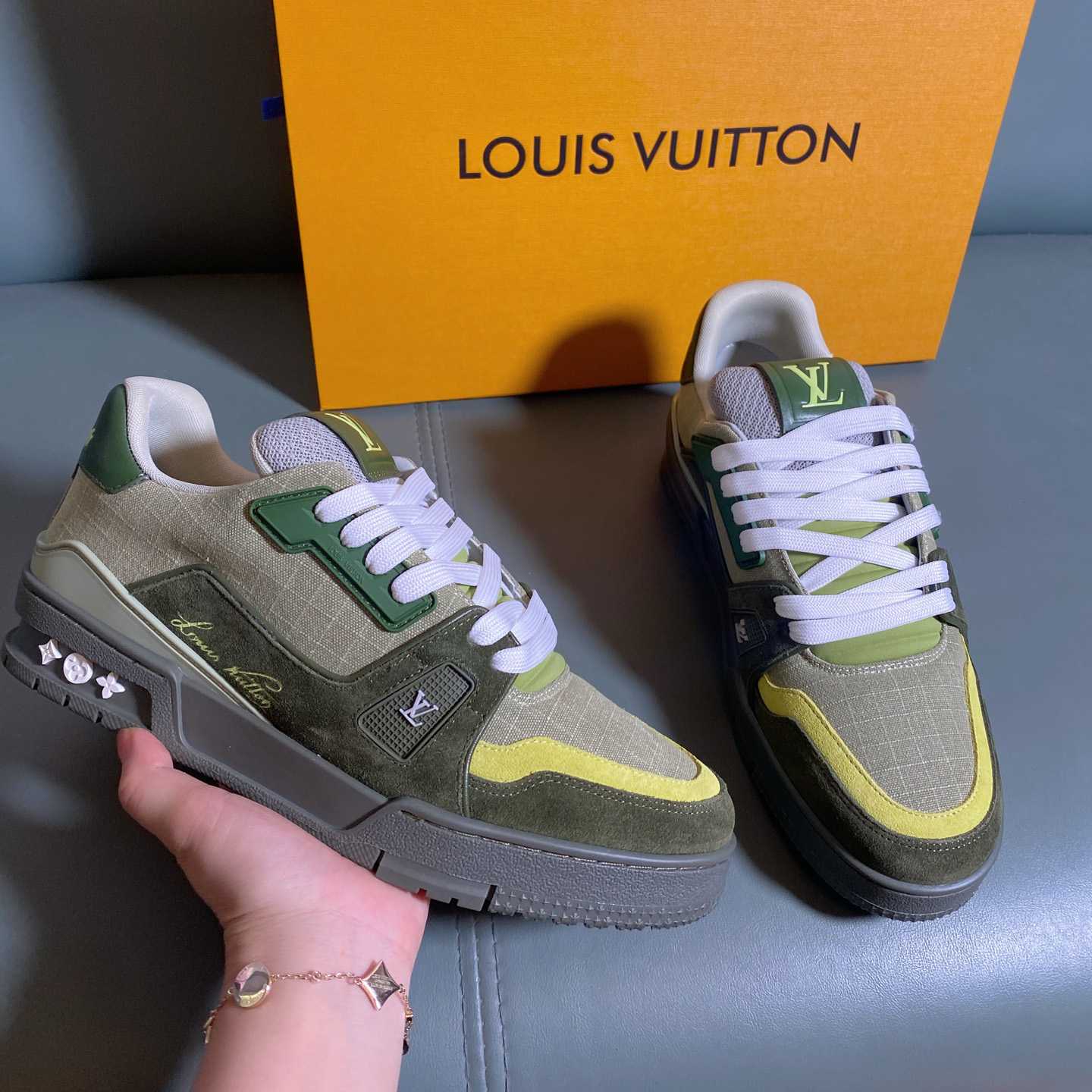 Louis Vuitton LV Trainer Outdoor Sneaker      1AHTG6 - DesignerGu