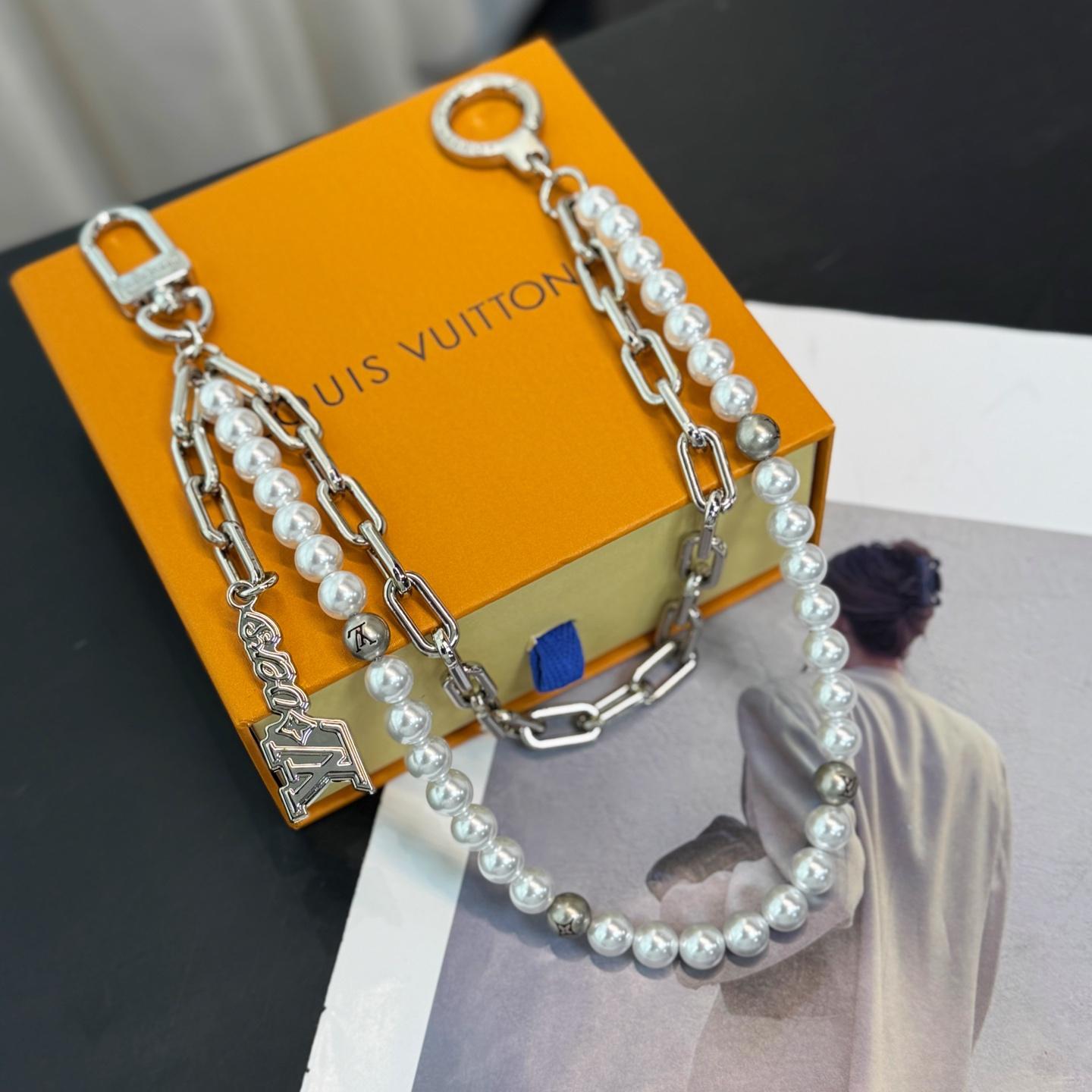 Louis Vuitton Pearls Mini Chain Belt   M03024 - DesignerGu