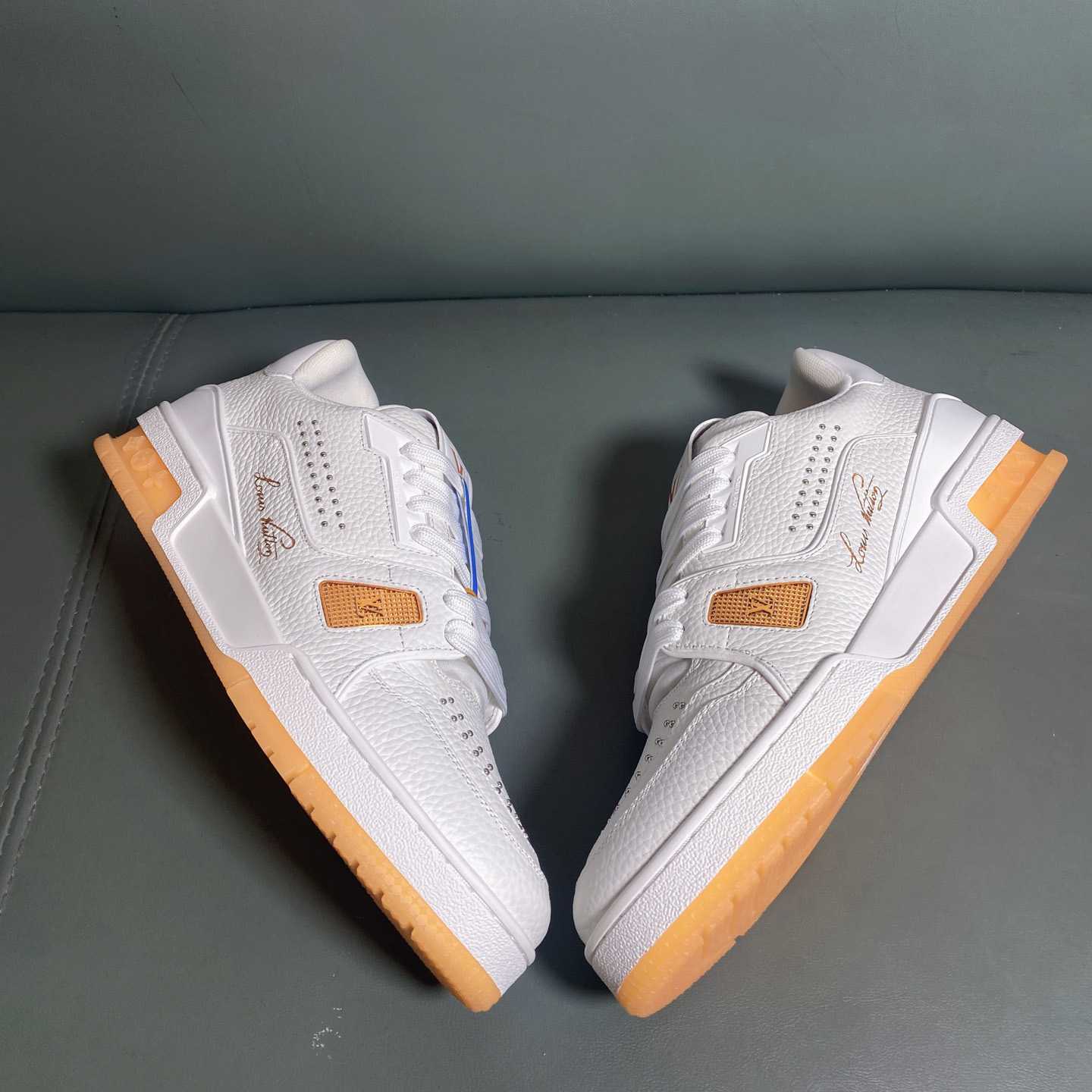 Louis Vuitton LV Trainer Sneaker     1AHTGR - DesignerGu