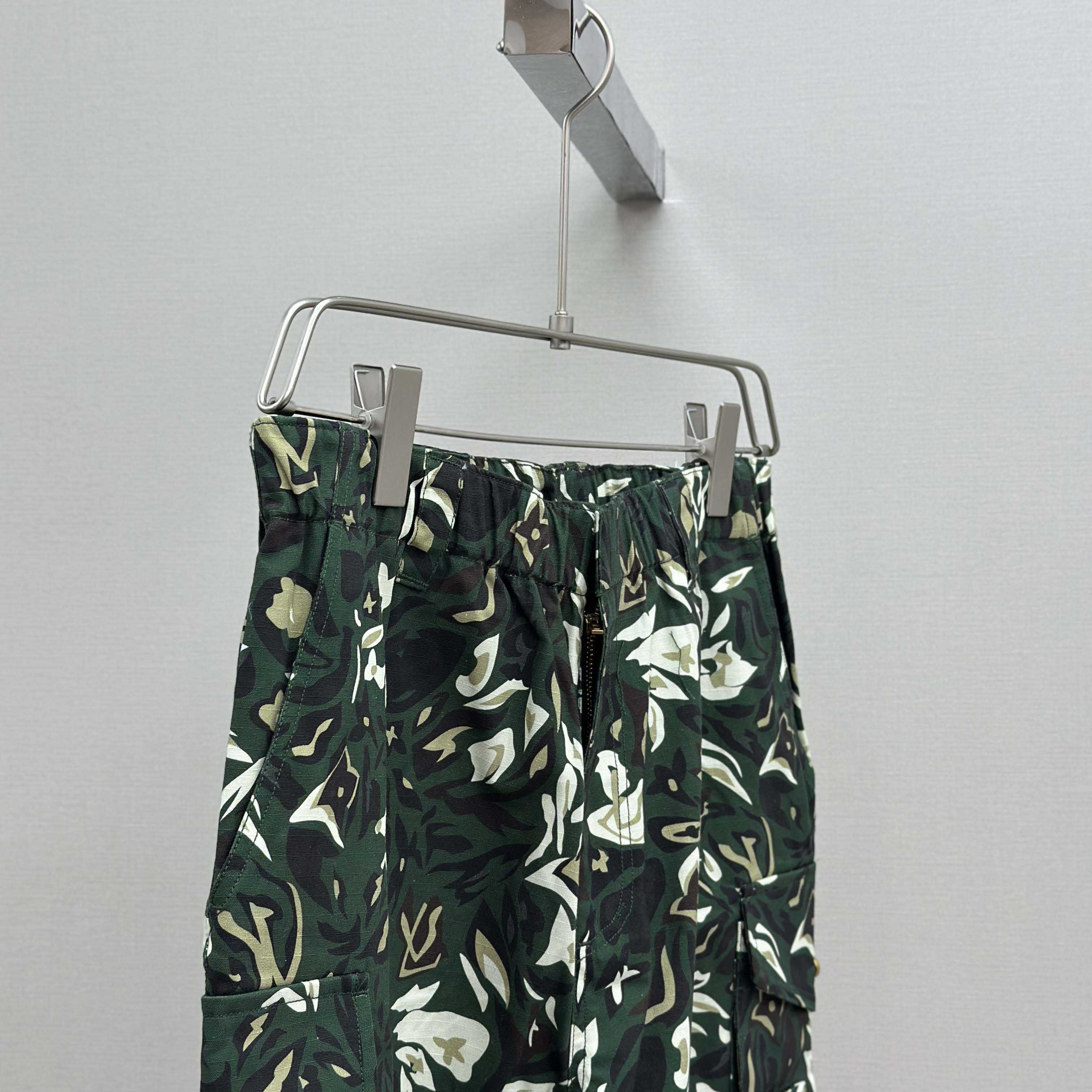 Louis Vuitton Multi Pocket Cargo Pants   1AIMEP - DesignerGu