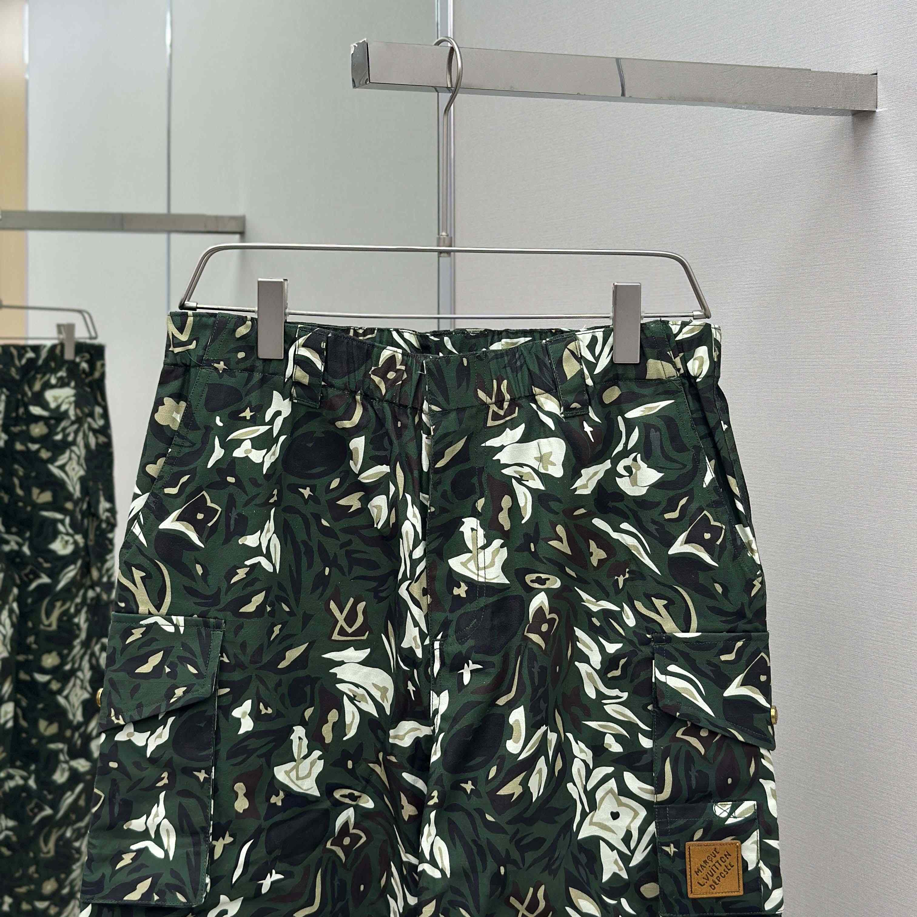 Louis Vuitton Multi Pocket Cargo Pants   1AIMEP - DesignerGu