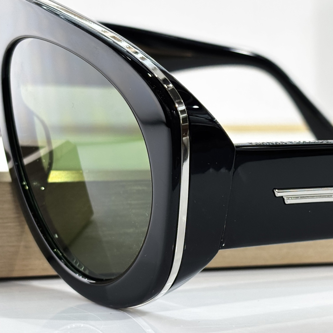 Bottega Veneta BV1362S Sunglasses    - DesignerGu