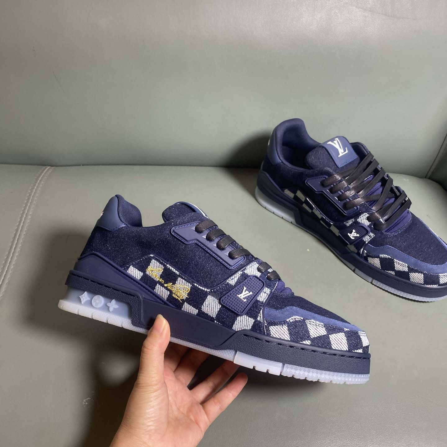 Louis Vuitton LV Trainer Sneaker  1AIKS9 - DesignerGu