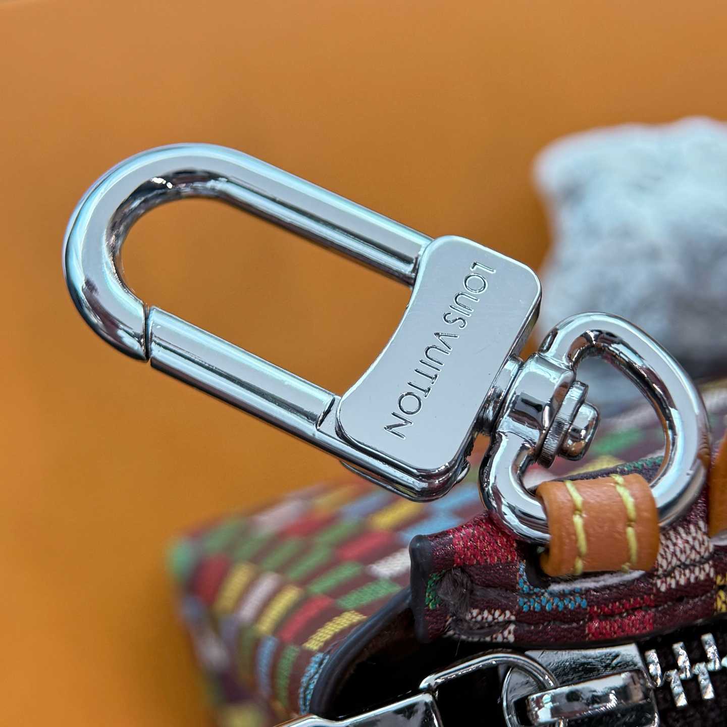 Louis Vuitton LV Mini Shopper Bag Charm    - DesignerGu