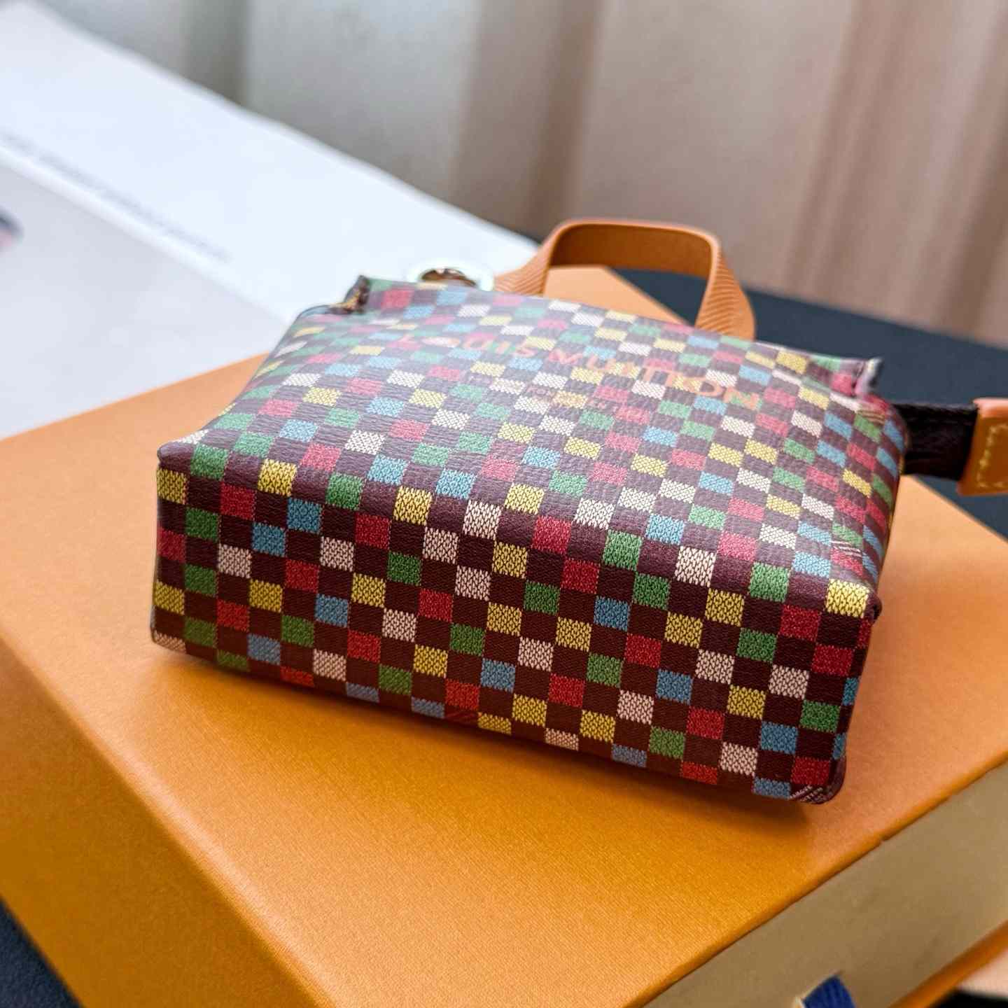 Louis Vuitton LV Mini Shopper Bag Charm    - DesignerGu