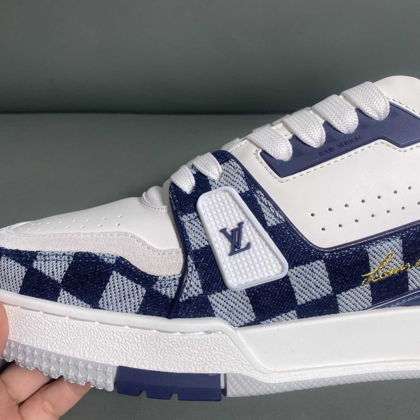 Louis Vuitton LV Trainer Sneaker    1AIKQQ - DesignerGu