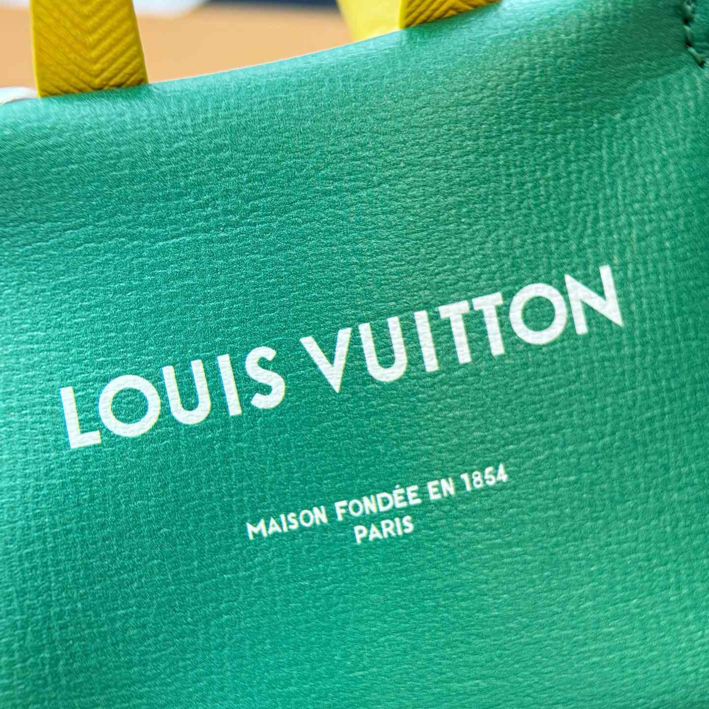 Louis Vuitton LV Mini Shopper Bag Charm    - DesignerGu