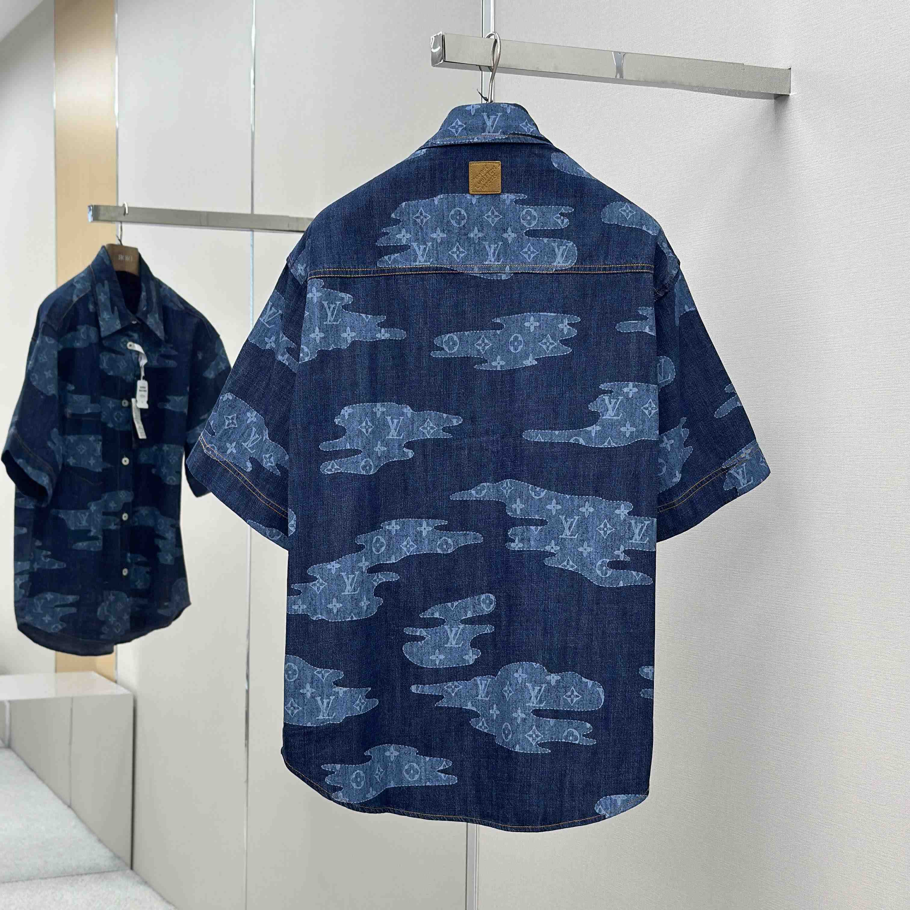 Louis Vuitton Monogram Short-Sleeved Chambray Shirt   1AIMJ8 - DesignerGu