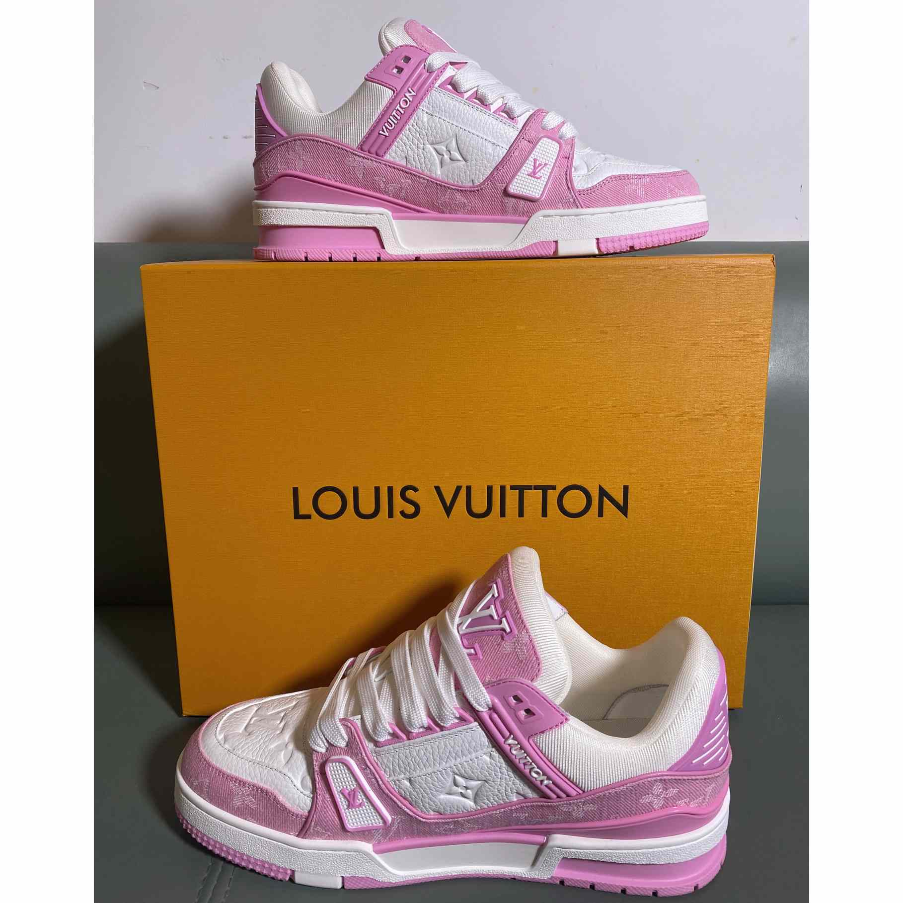 Louis Vuitton LV Trainer Sneaker      1AIKOM - DesignerGu