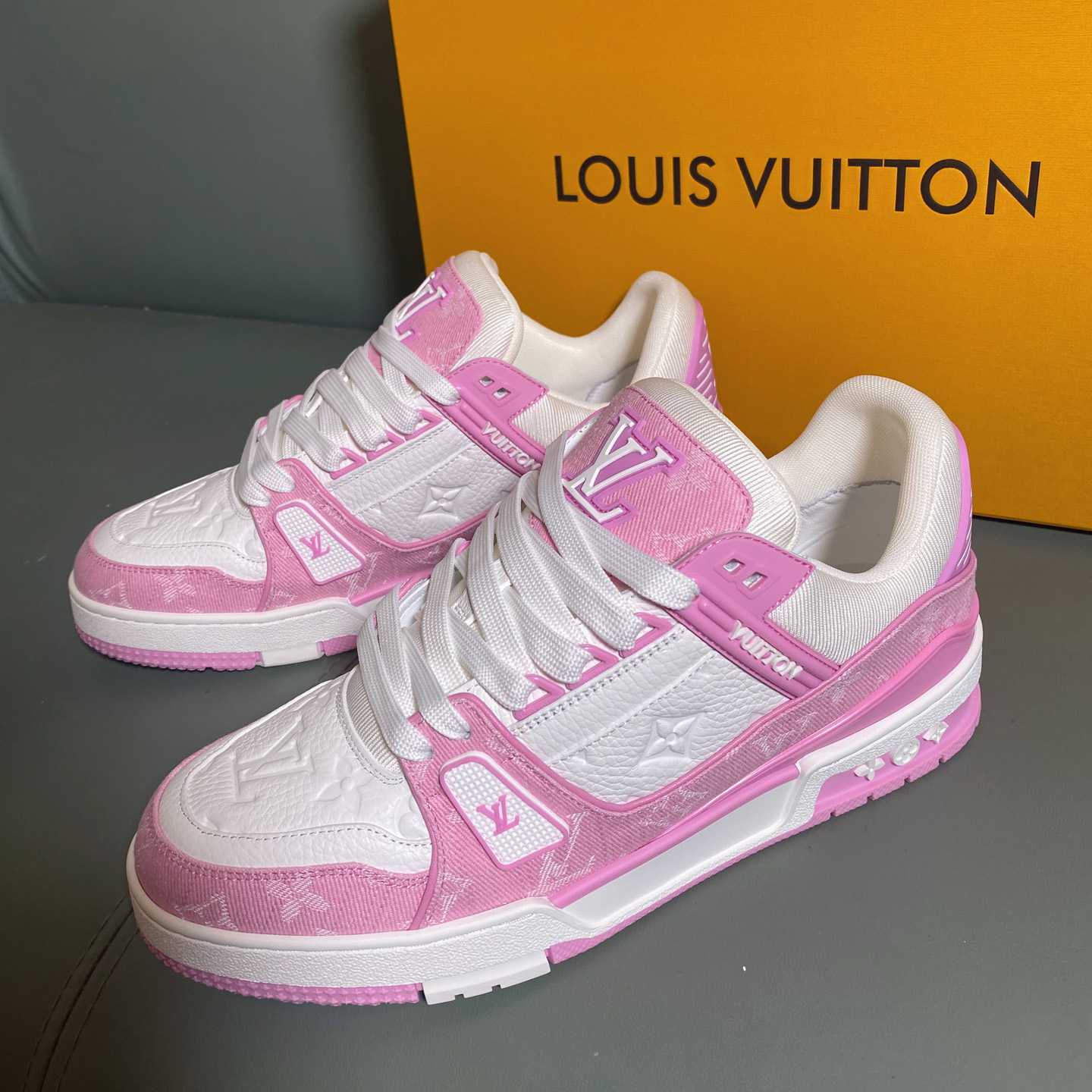 Louis Vuitton LV Trainer Sneaker      1AIKOM - DesignerGu