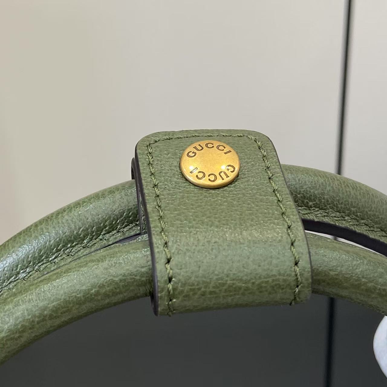 Gucci Savoy Medium Duffle Bag - DesignerGu