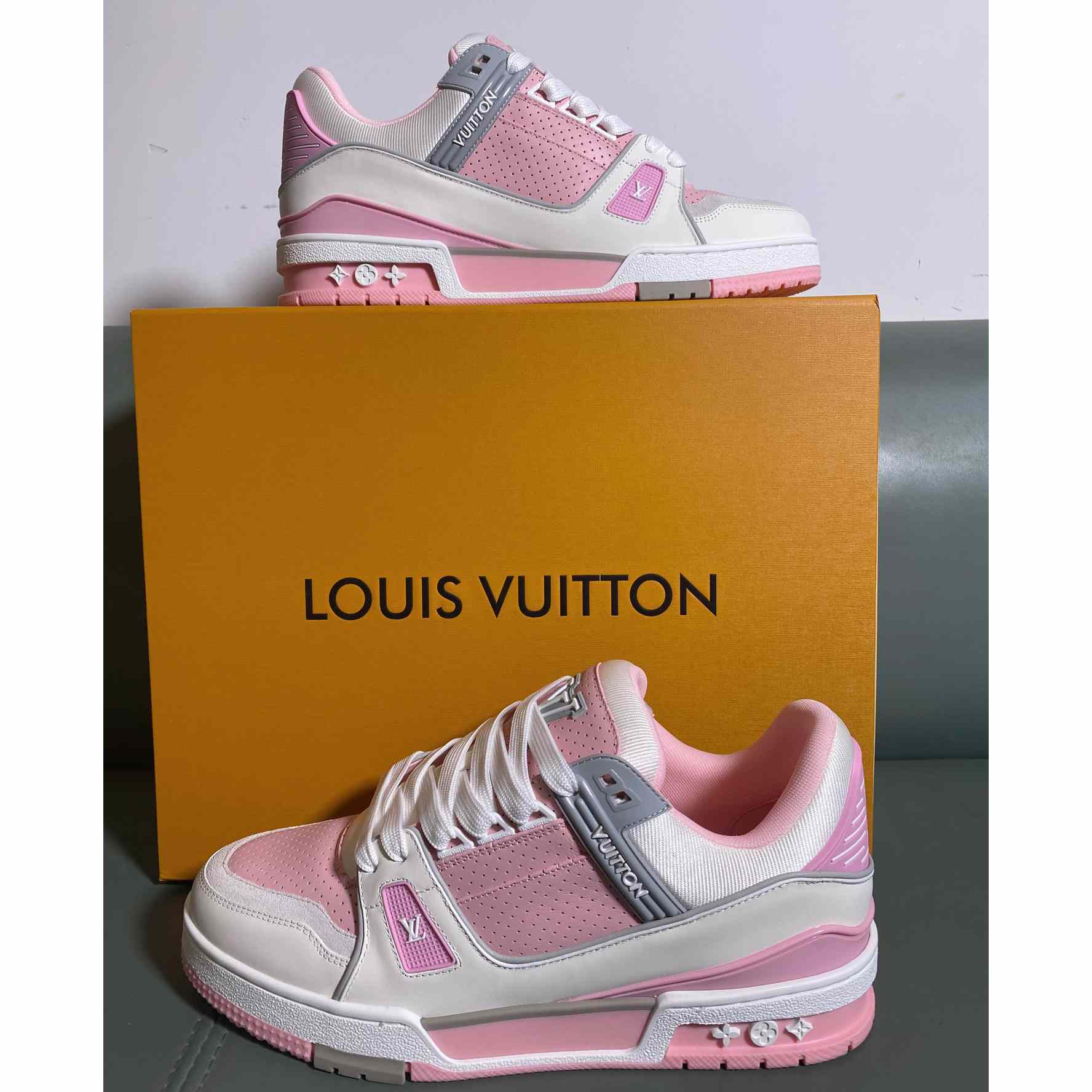 Louis Vuitton LV Trainer Sneaker      1AHTF5 - DesignerGu