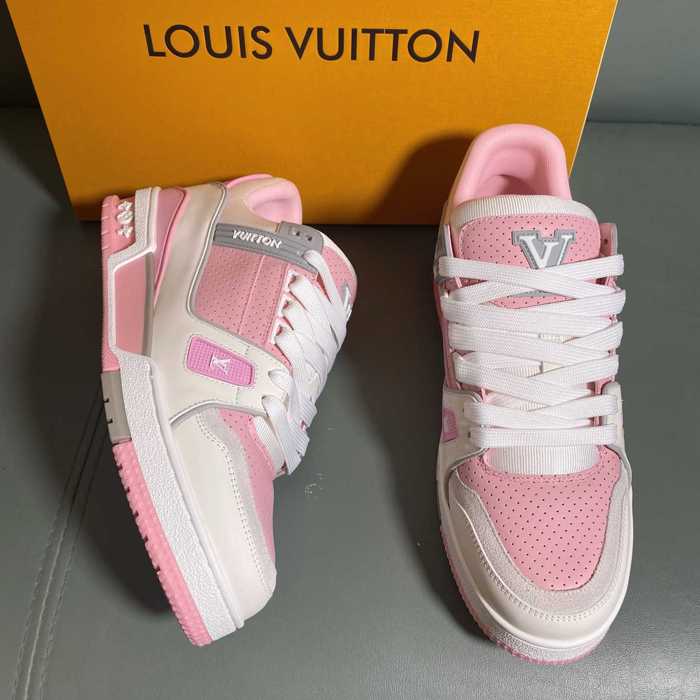 Louis Vuitton LV Trainer Sneaker      1AHTF5 - DesignerGu