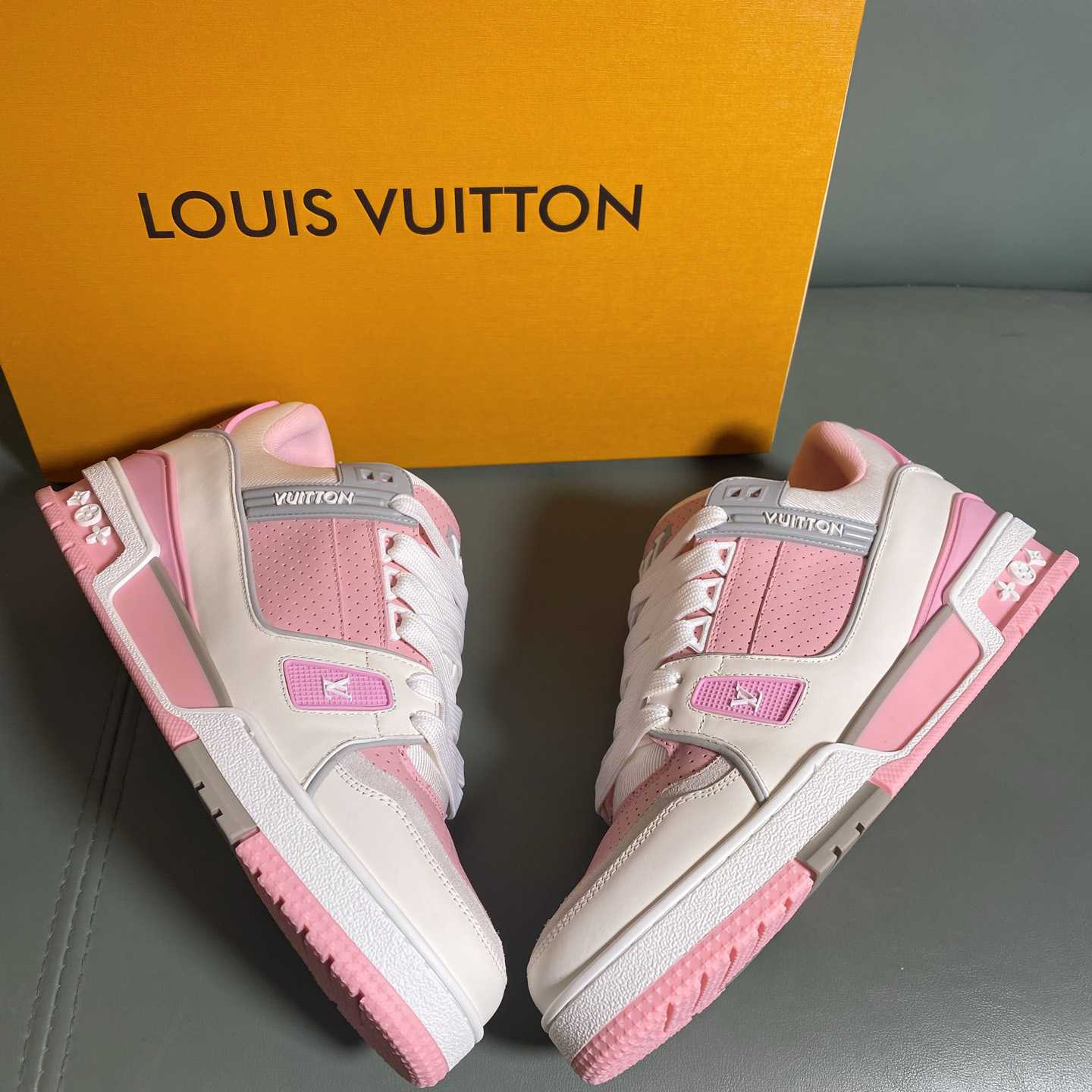 Louis Vuitton LV Trainer Sneaker      1AHTF5 - DesignerGu