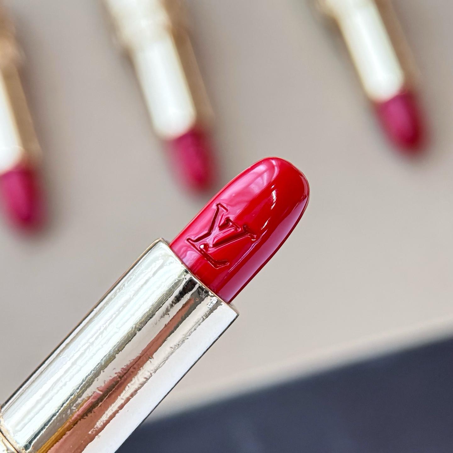 Louis Vuitton LV Lipstick Bag Charm   M03006 - DesignerGu