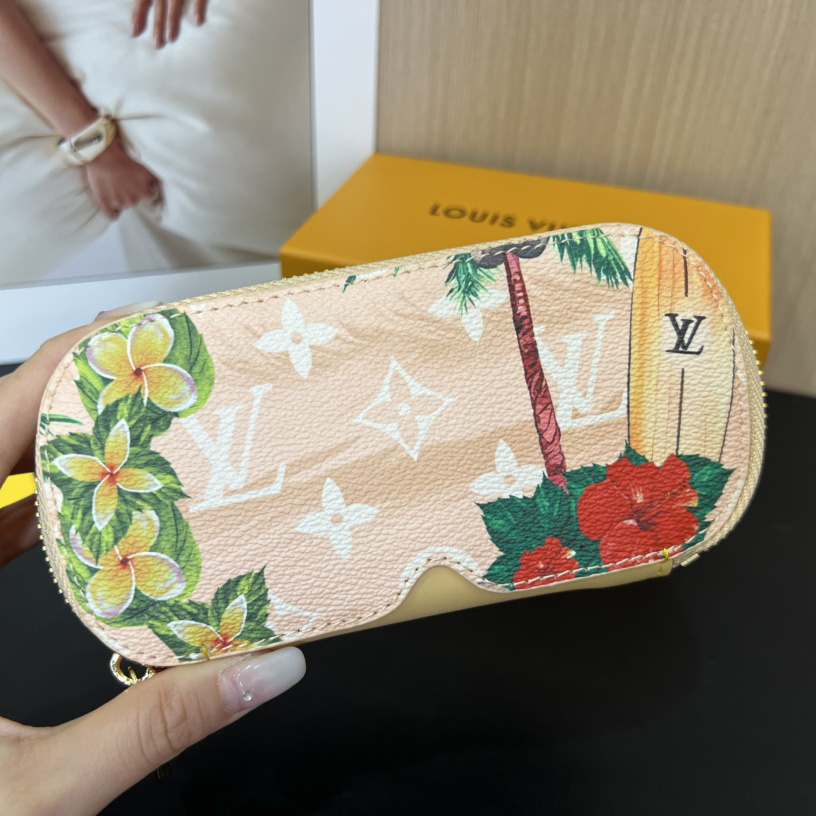 Louis Vuitton Sunglasses Pouch - DesignerGu