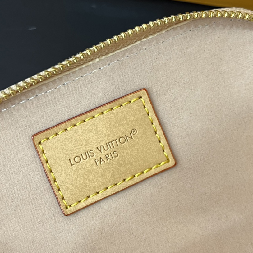 Louis Vuitton Sunglasses Pouch - DesignerGu