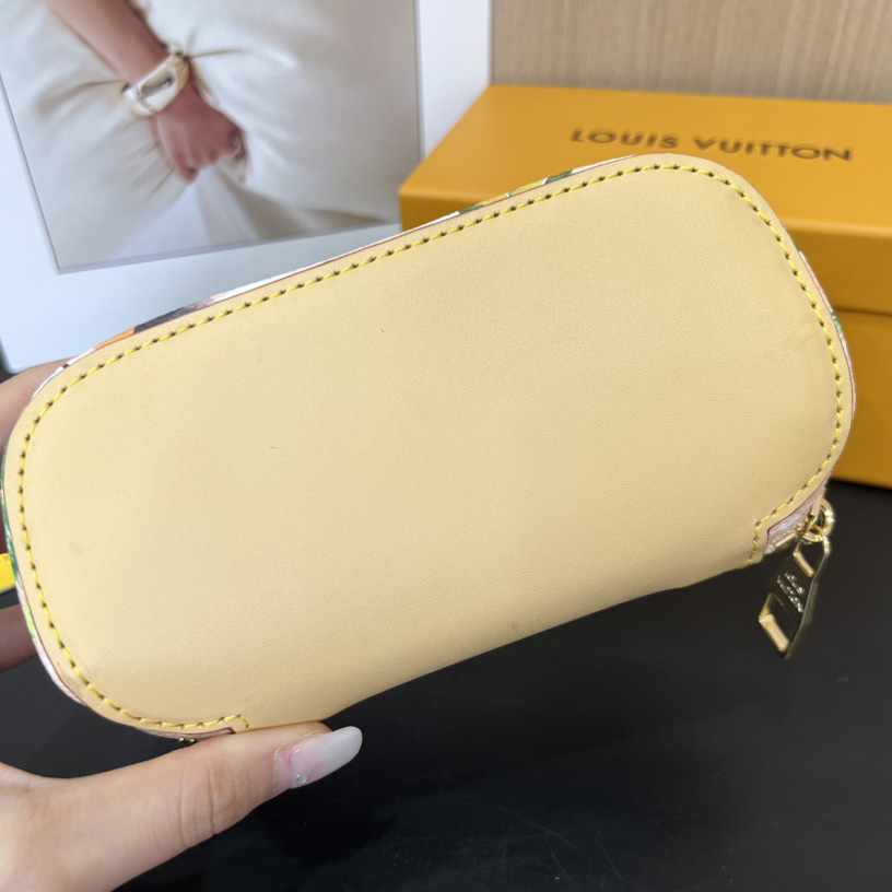 Louis Vuitton Sunglasses Pouch - DesignerGu