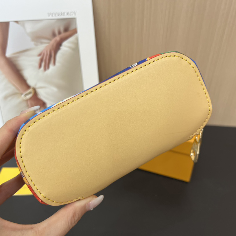 Louis Vuitton Sunglasses Pouch - DesignerGu