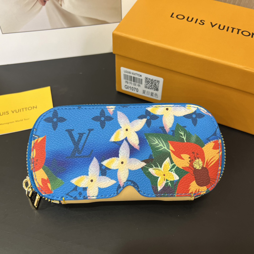 Louis Vuitton Sunglasses Pouch - DesignerGu