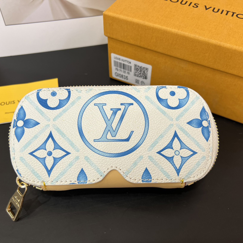 Louis Vuitton Sunglasses Pouch - DesignerGu