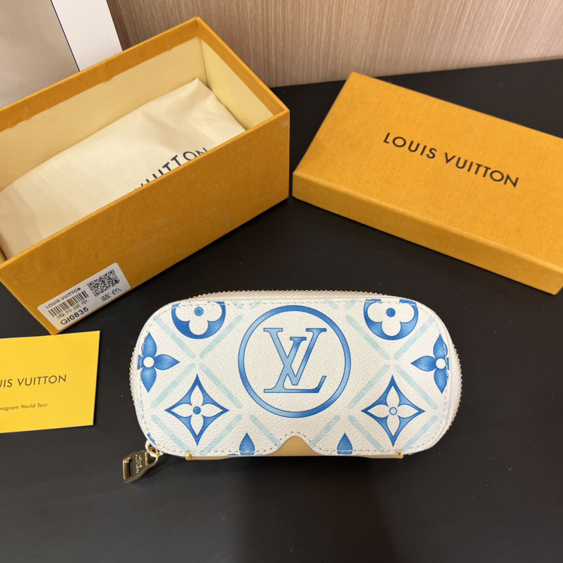 Louis Vuitton Sunglasses Pouch - DesignerGu
