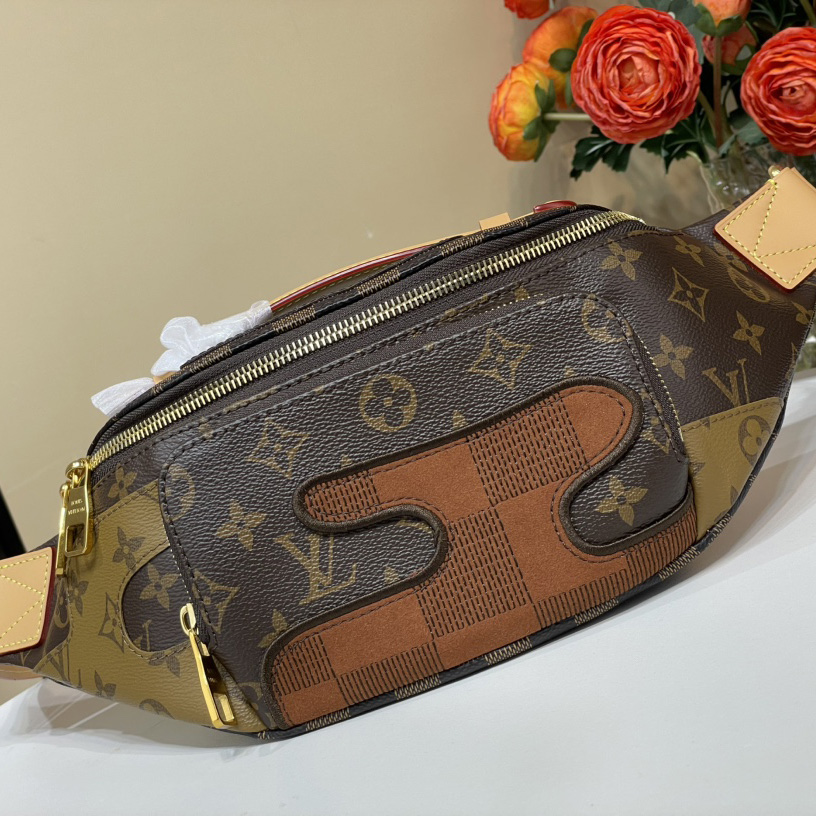 Louis Vuitton Rush Bumbag   M15271 - DesignerGu