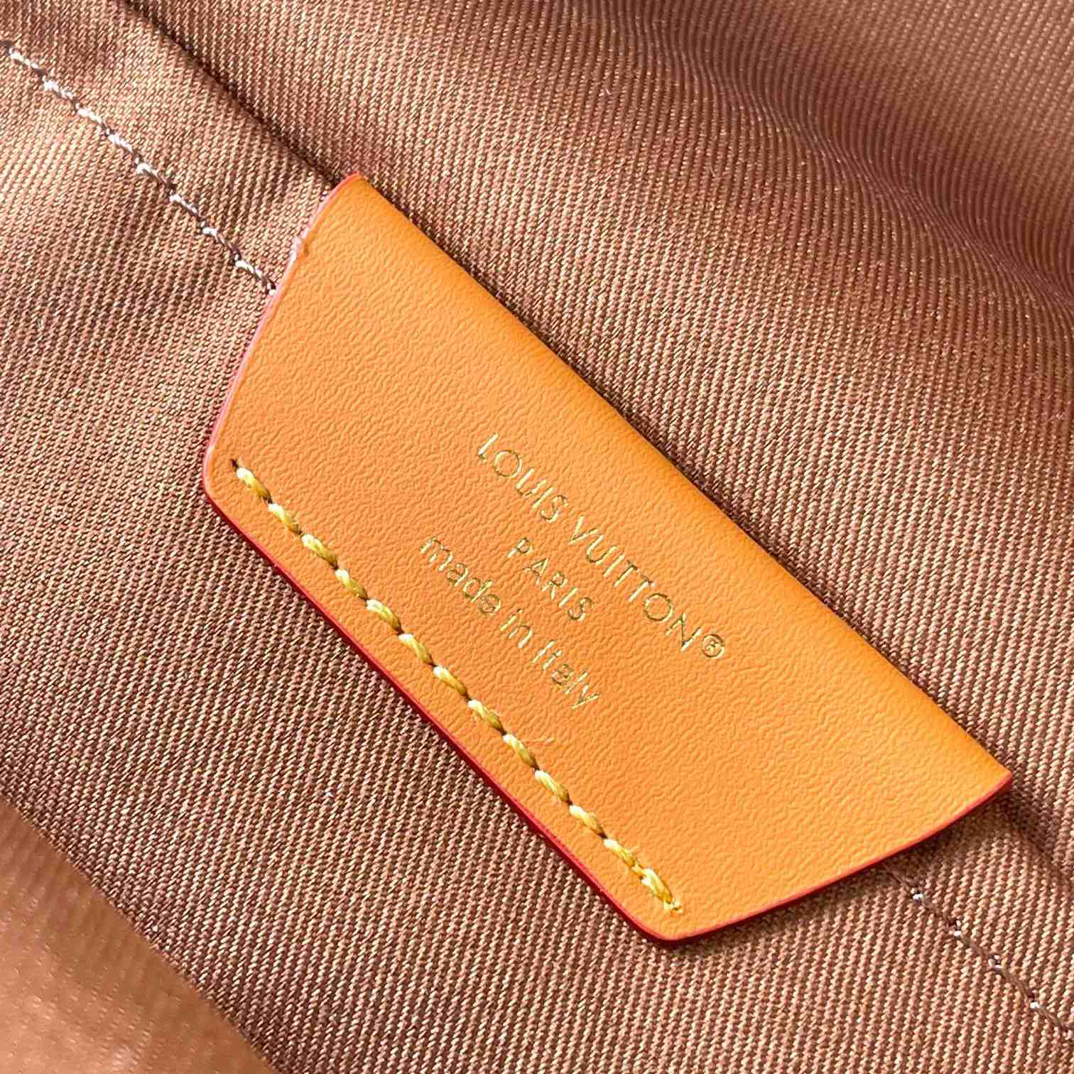 Louis Vuitton Discovery Cargo Backpack   M25979 - DesignerGu