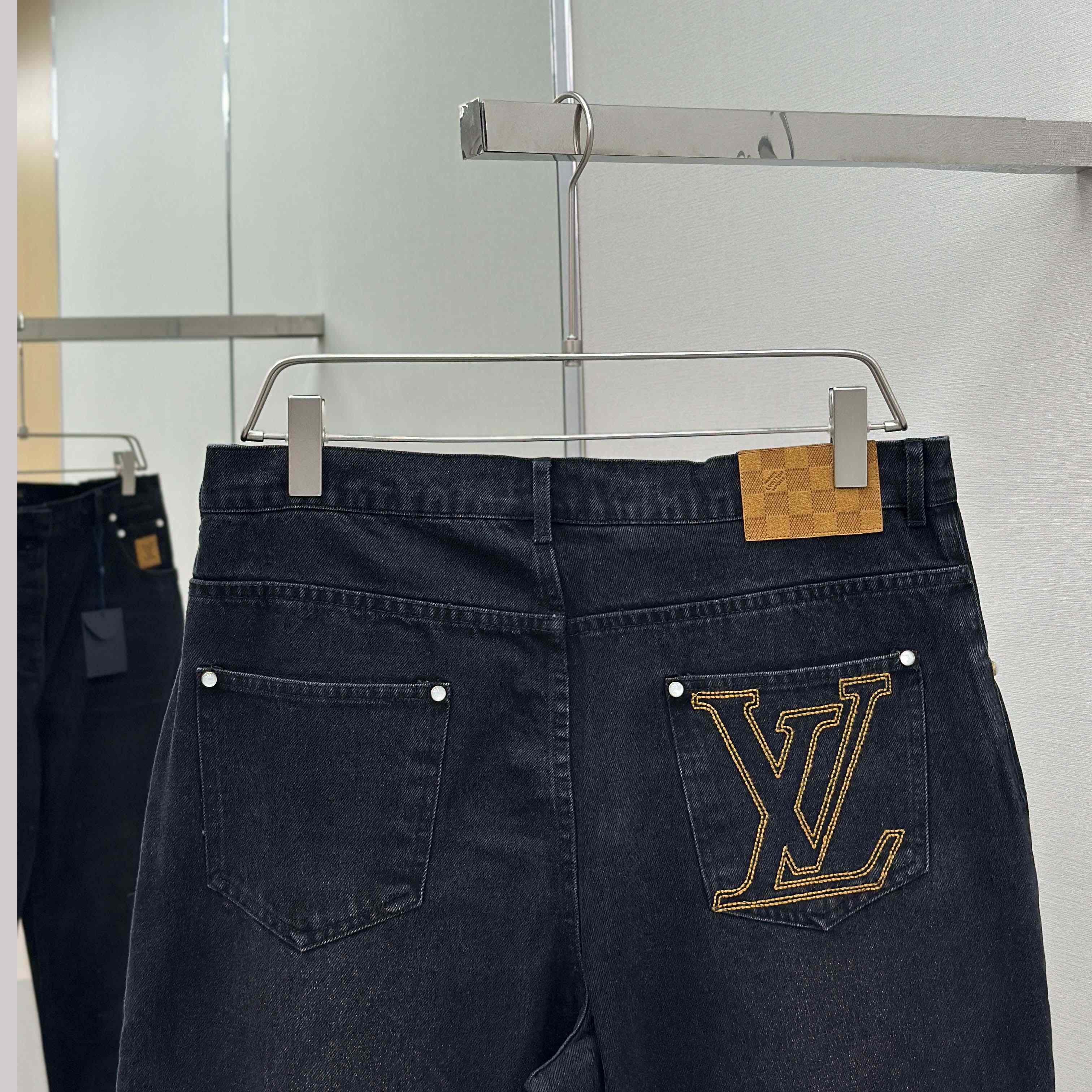 Louis Vuitton LV Skate Denim Pants   1AILKZ - DesignerGu