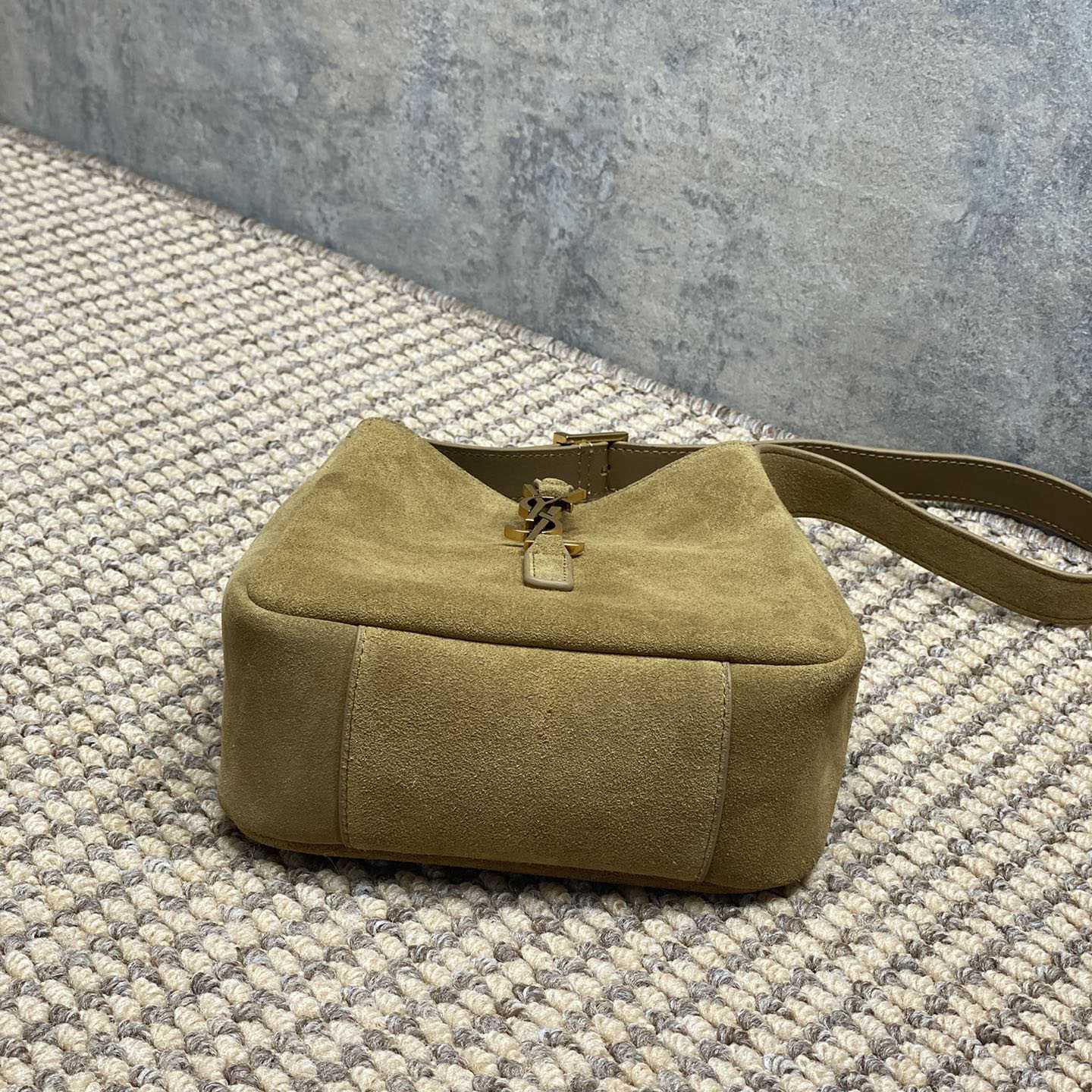 Saint Laurent LE 5 À 7 Supple Baby In Suede - DesignerGu