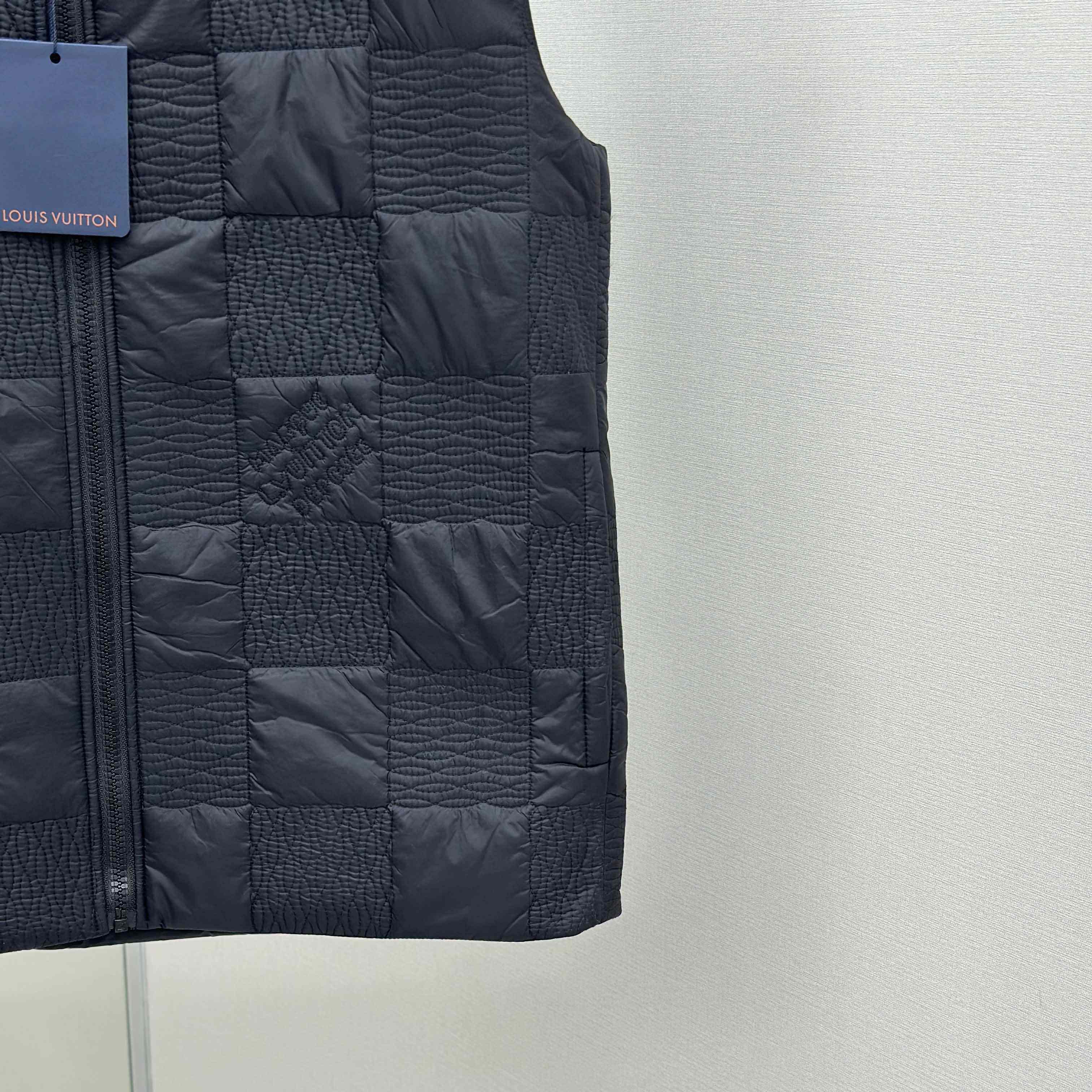 Louis Vuitton Damier Quilted Nylon Gilet - DesignerGu