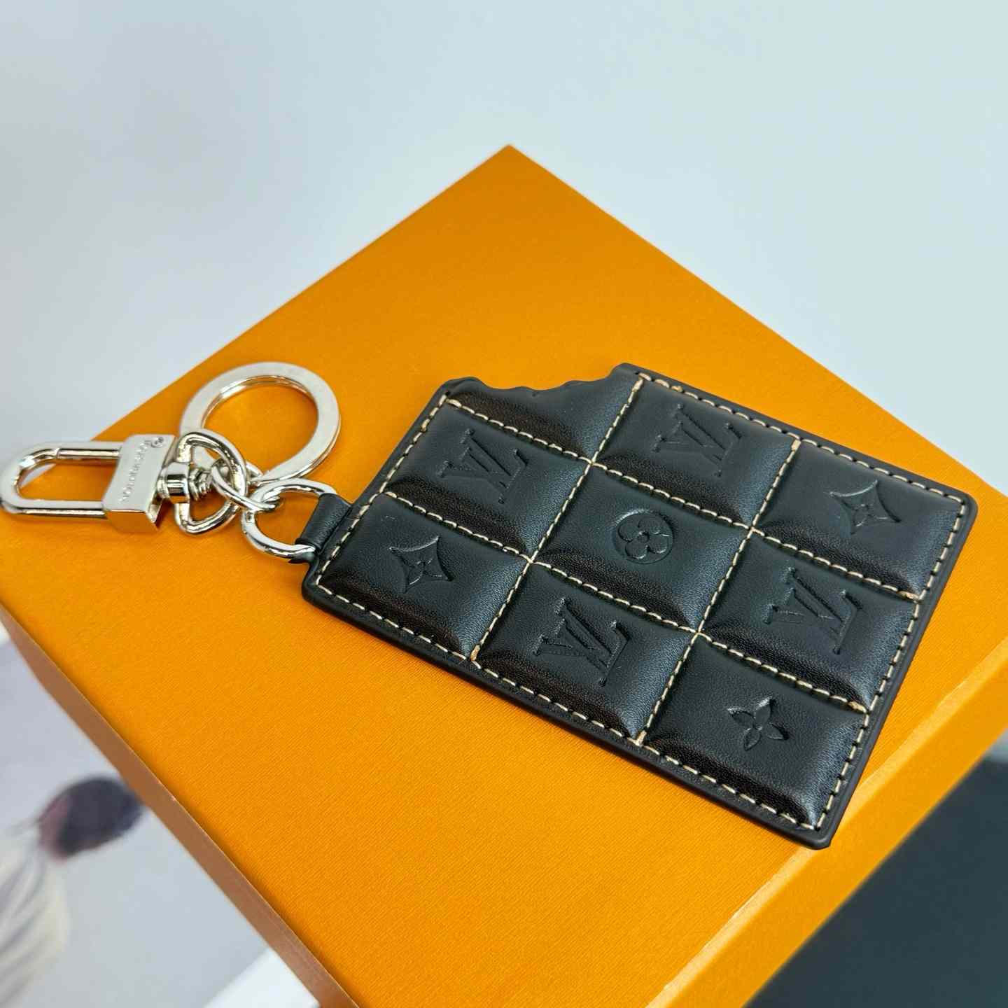 Louis Vuitton LV Chocolate Bar Figurine Key Holder And Bag Charm   M01478 - DesignerGu