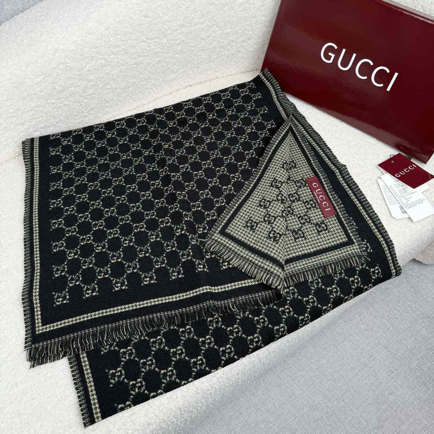 Gucci GG Wool Jacquard Scarf - DesignerGu