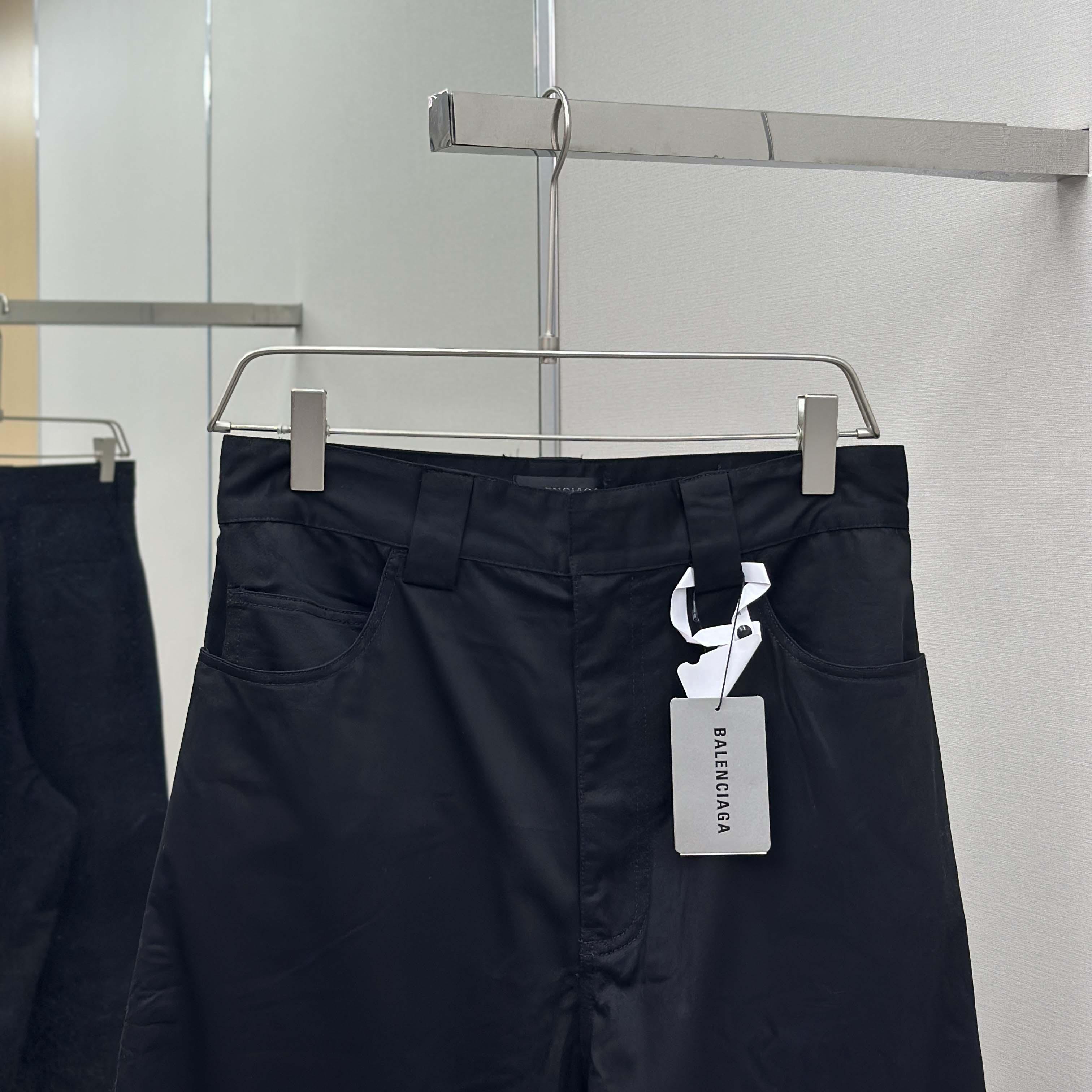 Balenciaga Workwear Utility Pants In Black - DesignerGu
