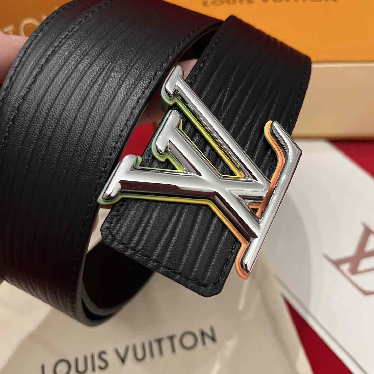 Louis Vuitton Reversible Belt  4cm - DesignerGu