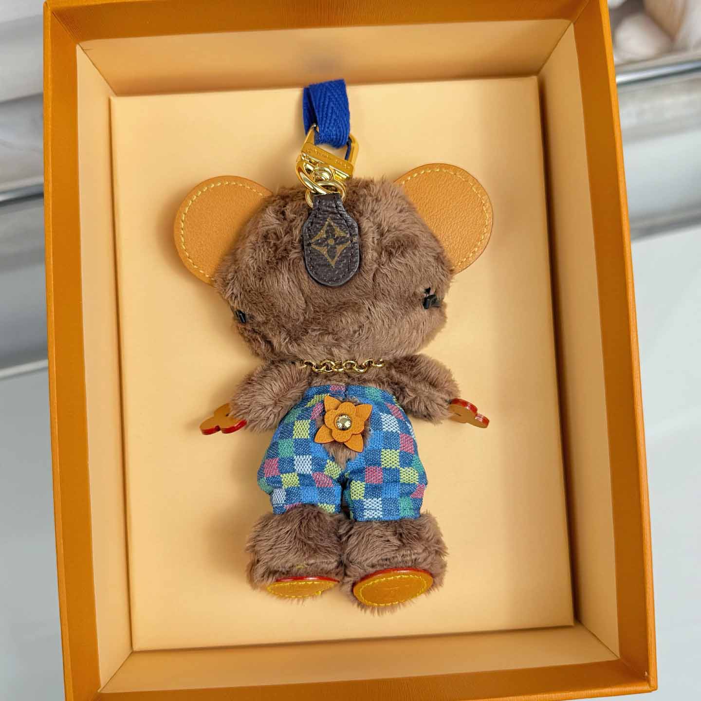 Louis Vuitton LV Louis Bear Bag Charm  M03178 - DesignerGu