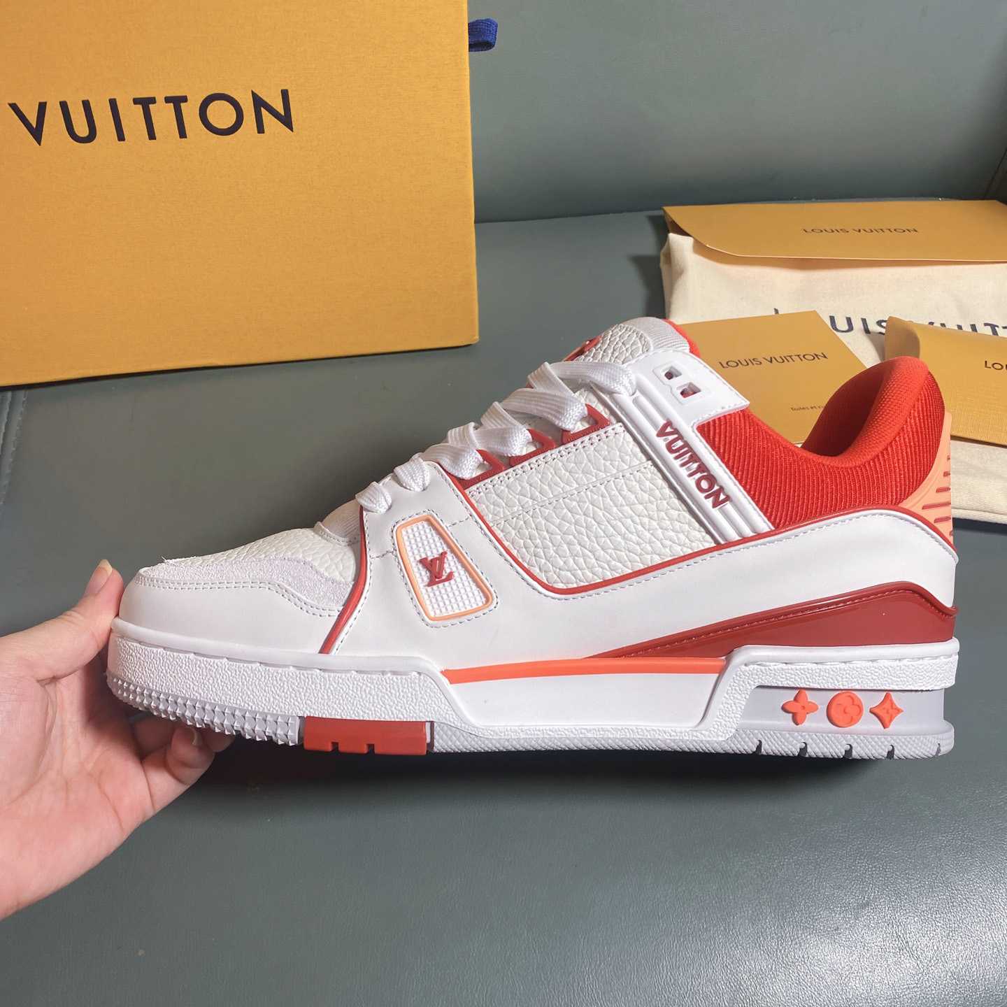 Louis Vuitton LV Trainer Sneaker      1AIIZM - DesignerGu