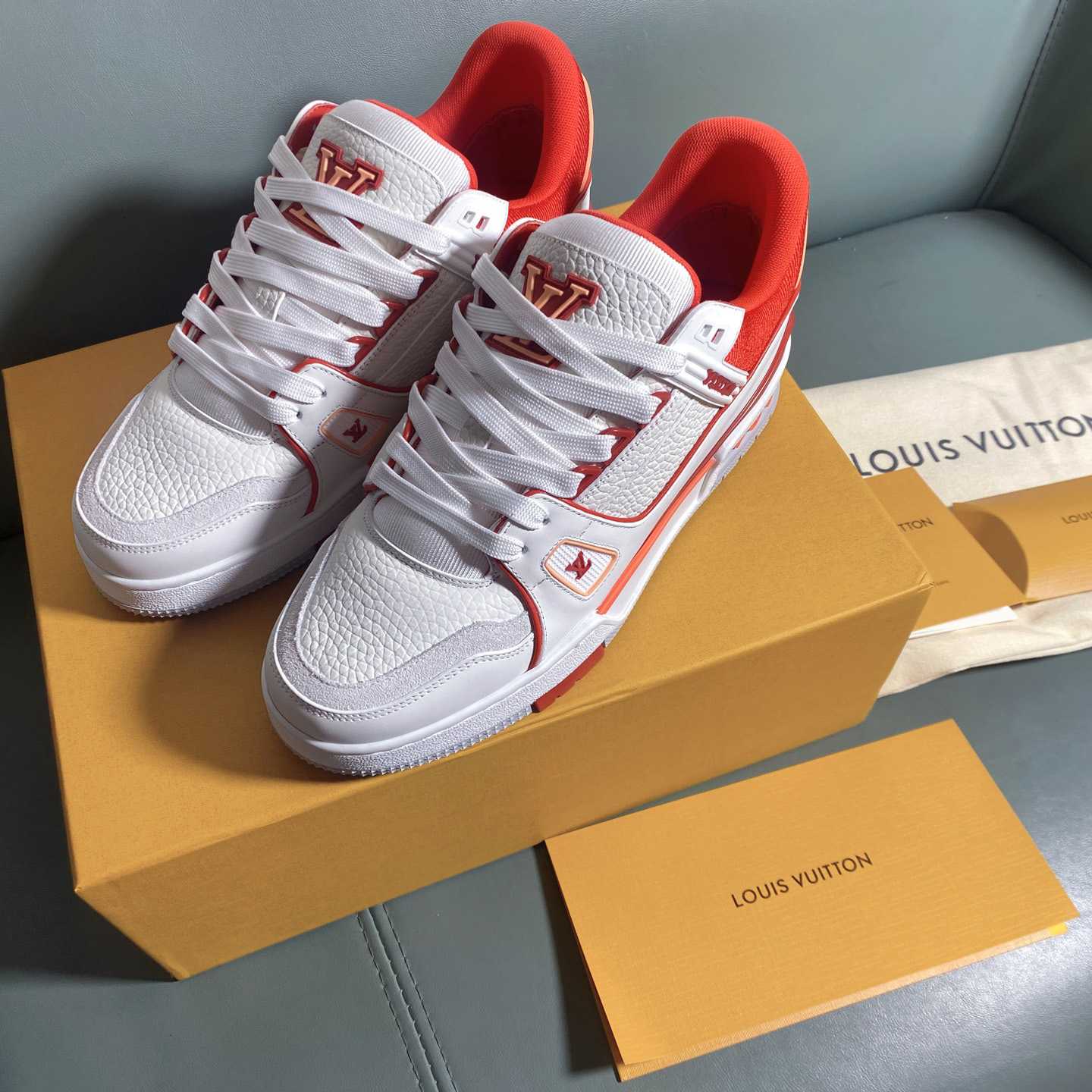 Louis Vuitton LV Trainer Sneaker      1AIIZM - DesignerGu