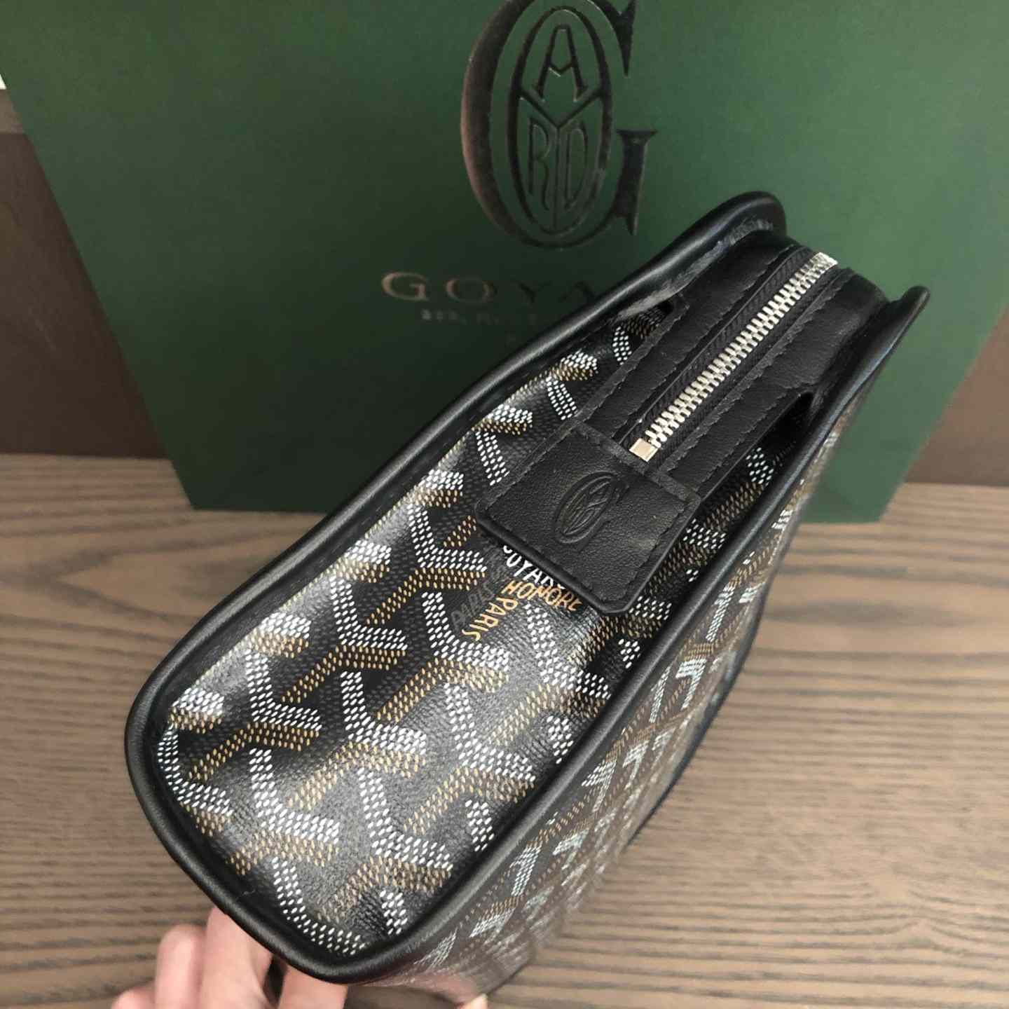 Goyard Jouvence MM Toiletry Bag - DesignerGu