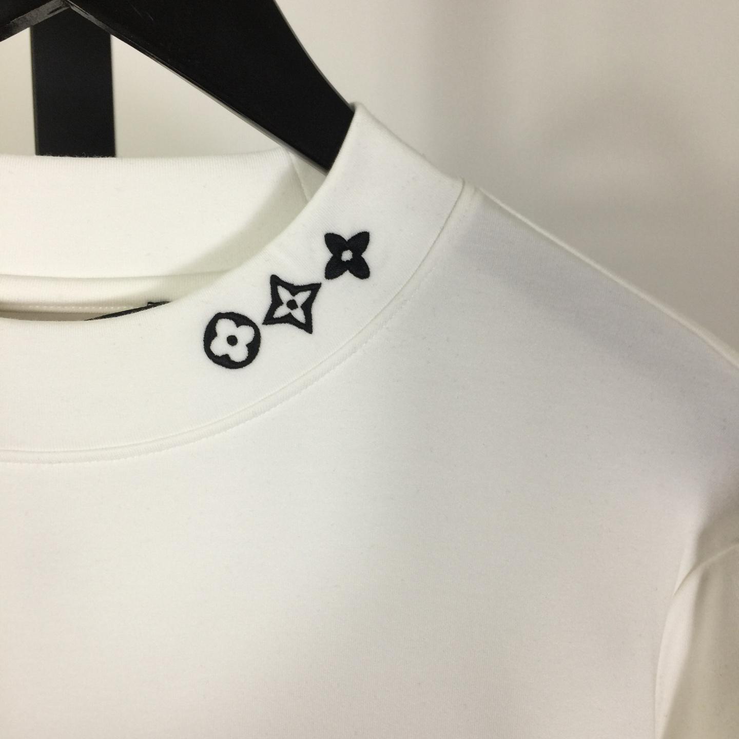 Louis Vuitton Embossed LV Long-Sleeved T-Shirt - DesignerGu