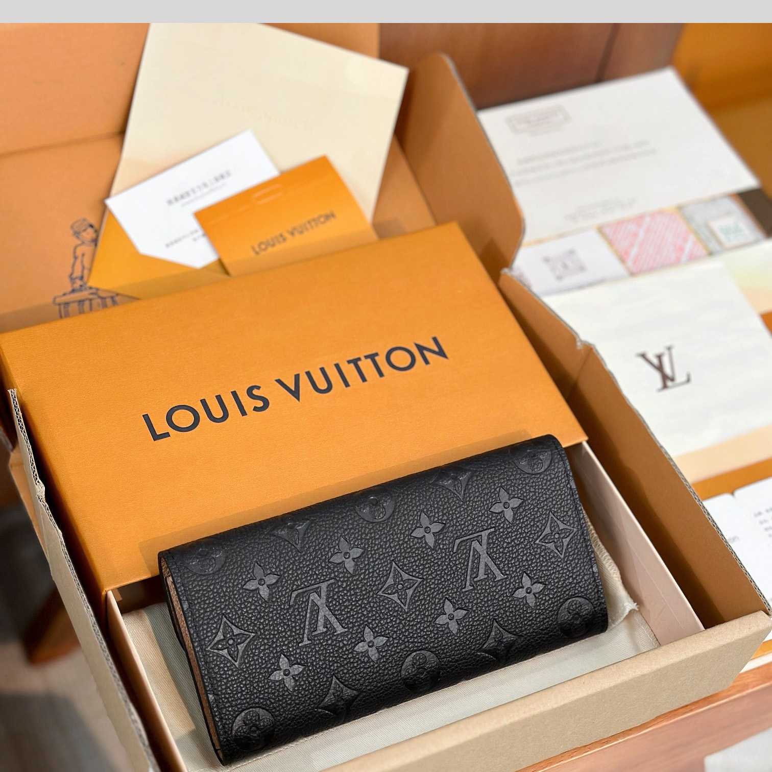 Louis Vuitton Emilie Wallet  M62369 - DesignerGu