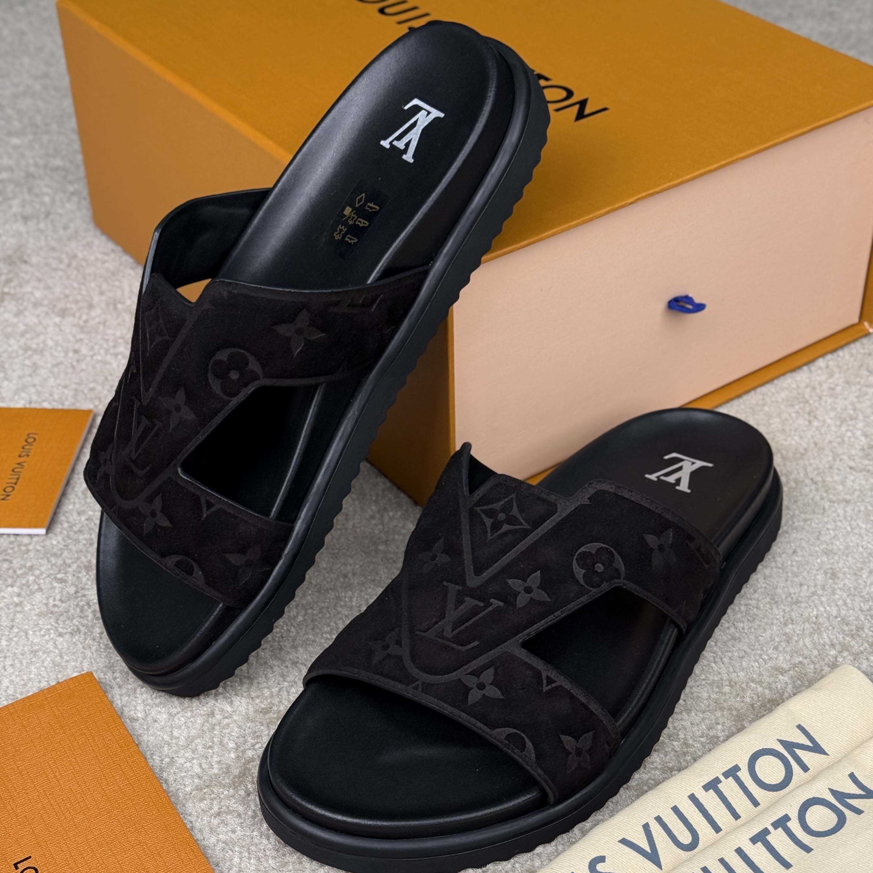 Louis Vuitton LV Oasis Mule    - DesignerGu
